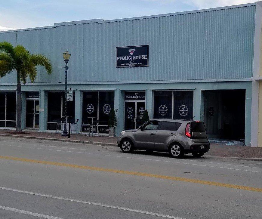 Bottoms Up Public House