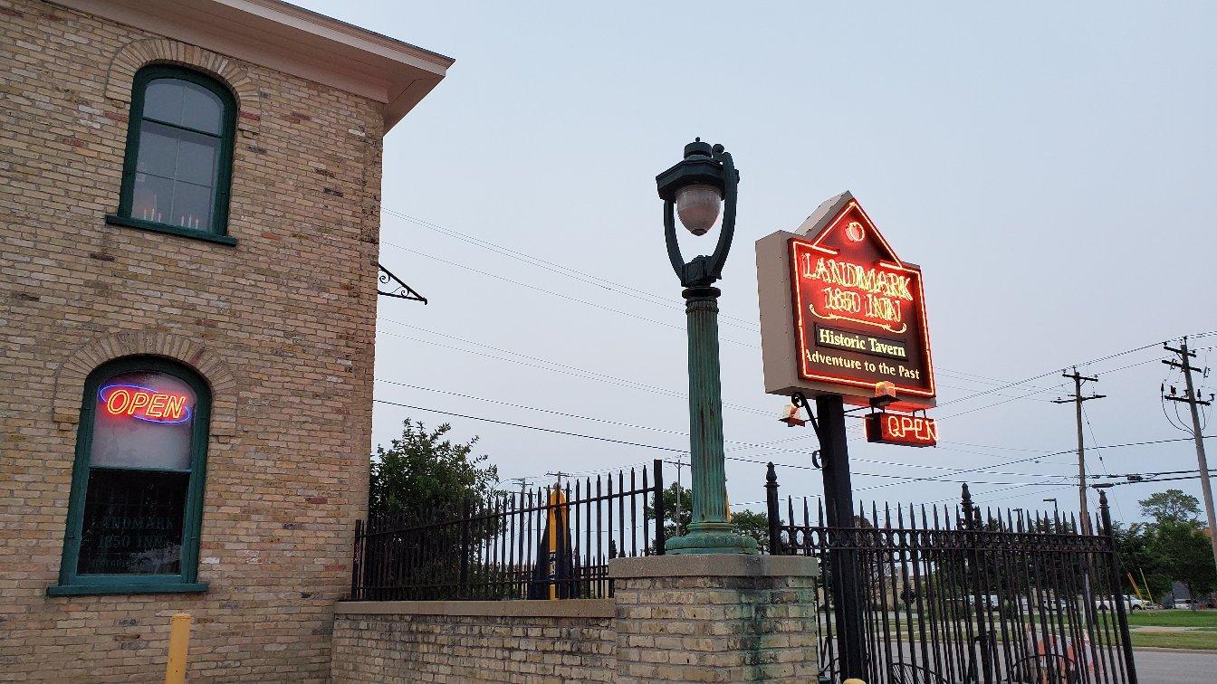 Landmark 1850 Inn