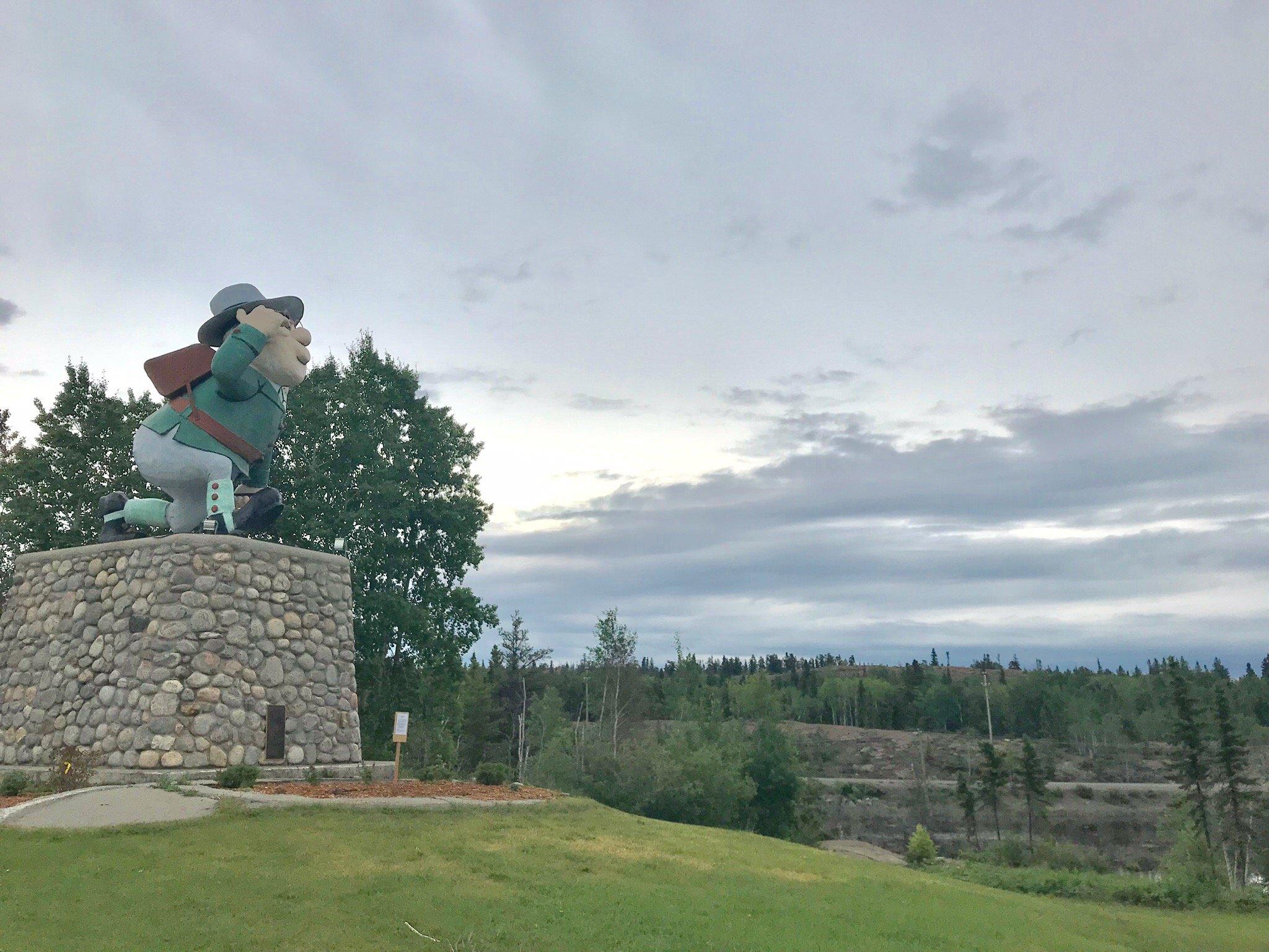 Flintabbaty Flonatin Statue