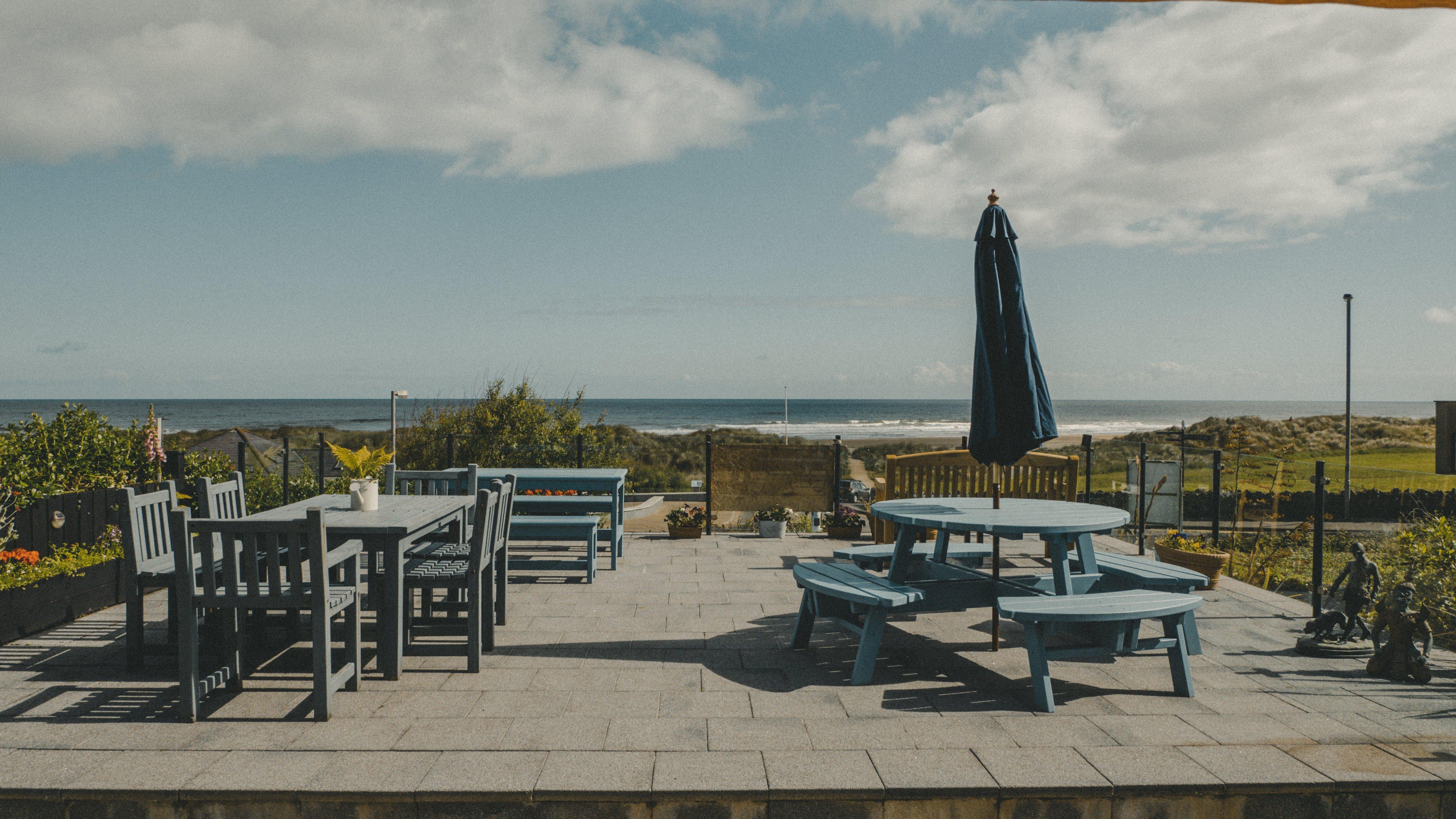 The Surf Shack - Coffee & Surf