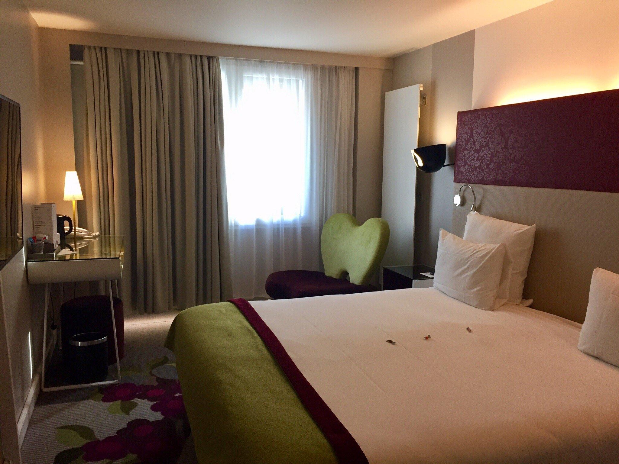 Mercure Paris Bercy Bibliotheque