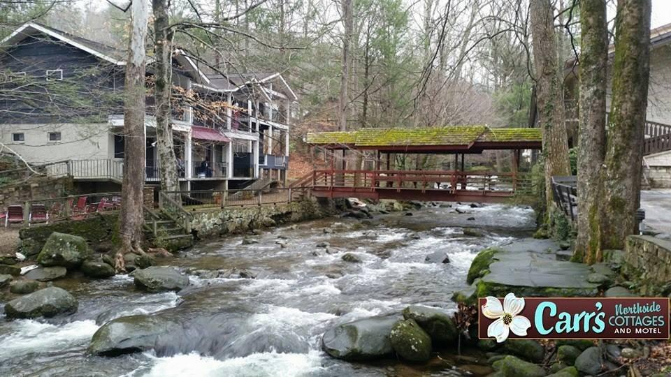 Carr's Northside Cottages & Motel