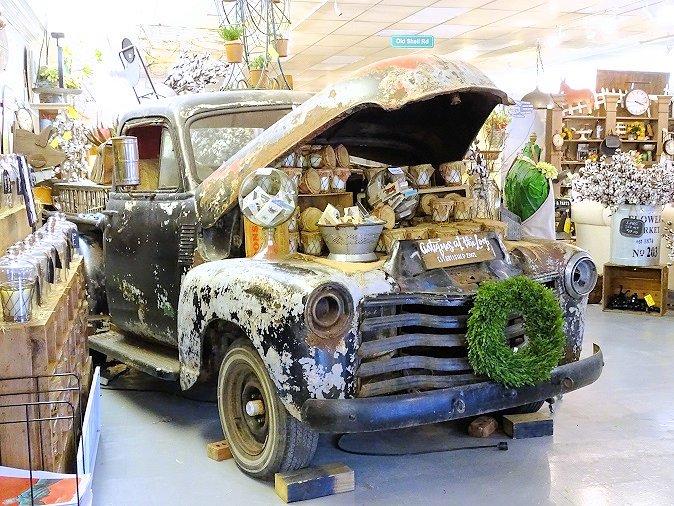 Antiques At the Loop