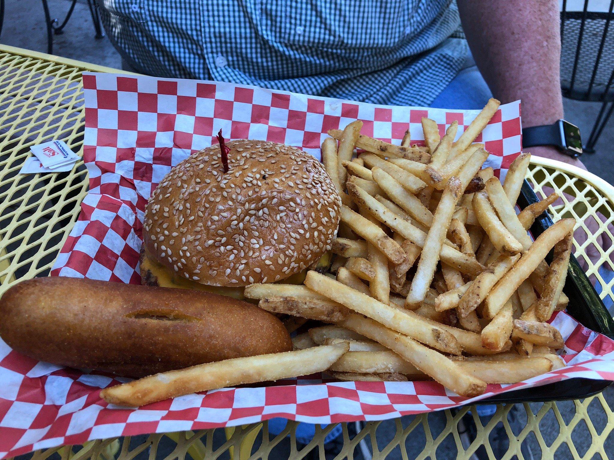 Phyllis' Giant Burgers