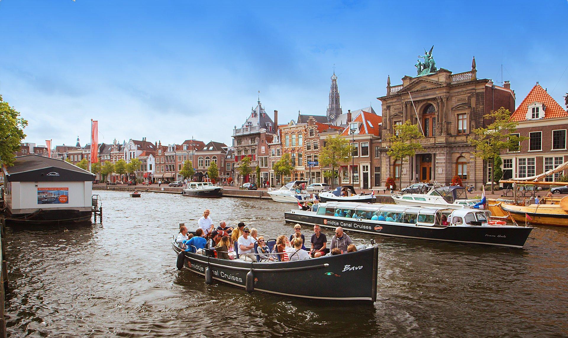 Smidtje Canal Cruises