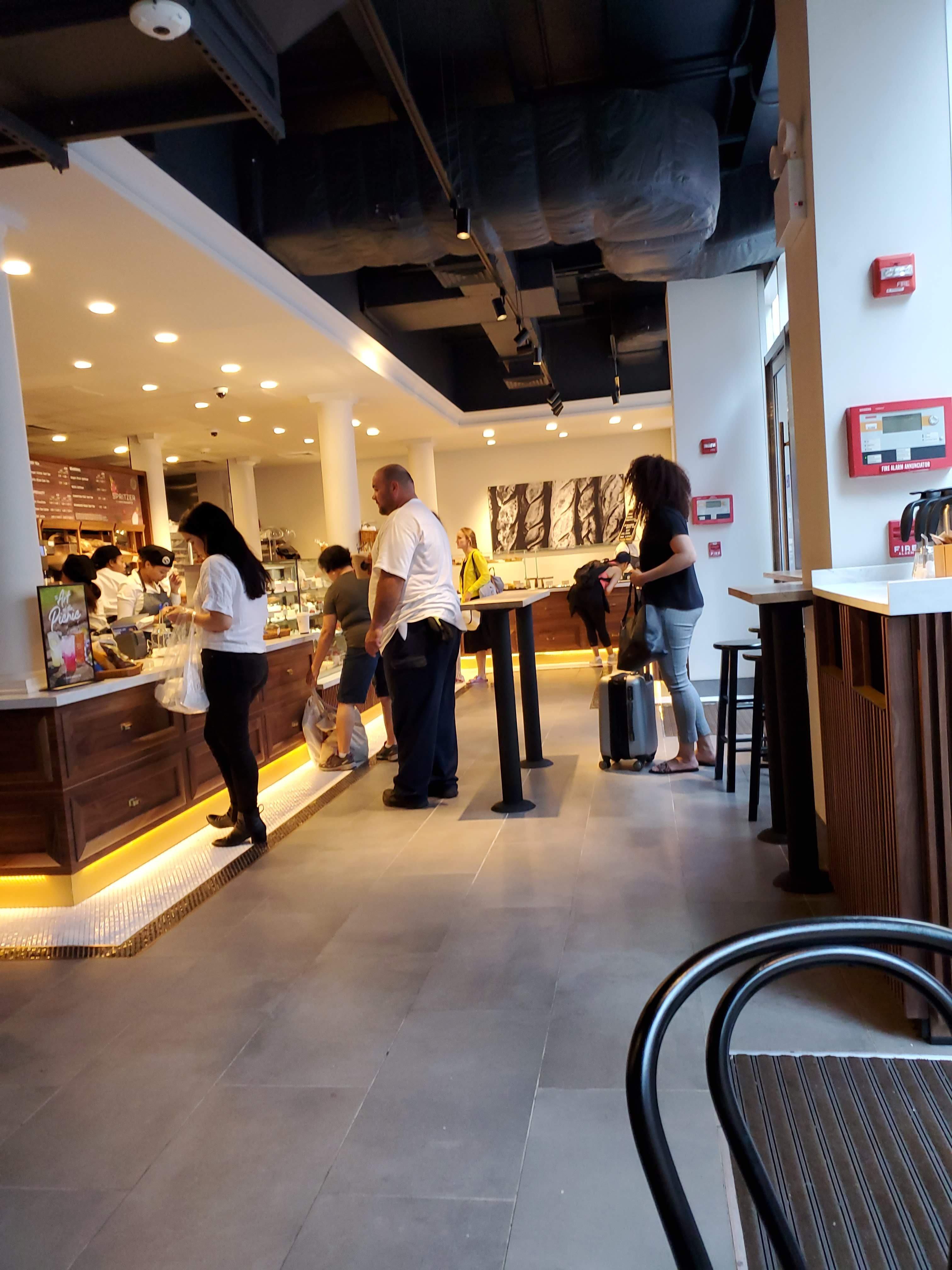 Paris Baguette bakery