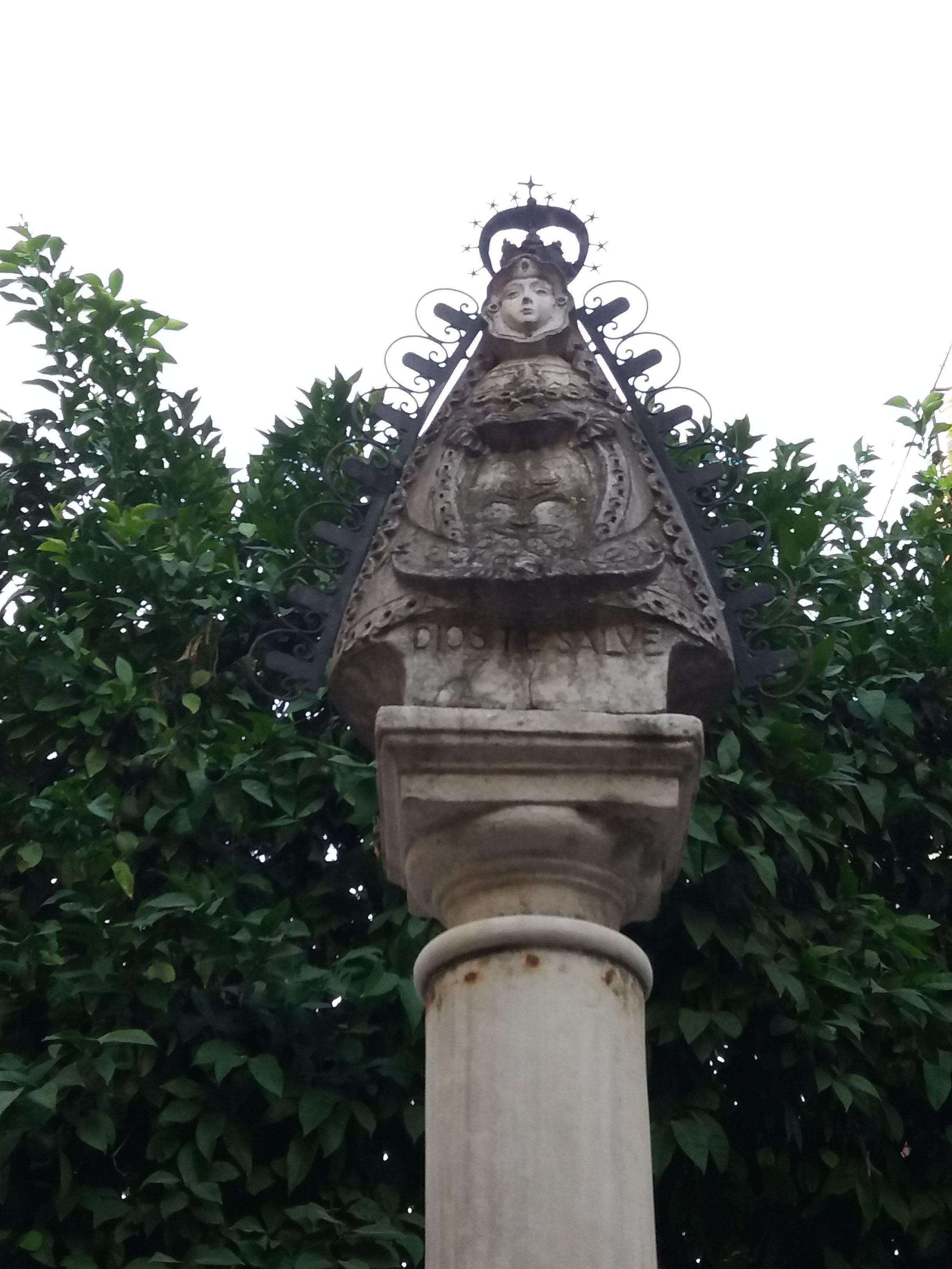 Escultura de Nuestra Senora del Rocio