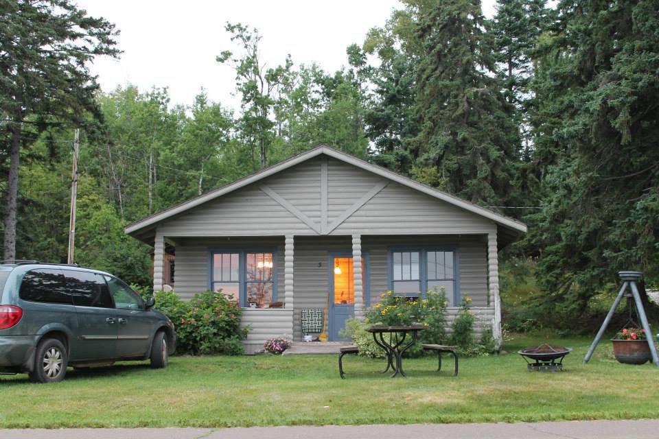 Larsen's Lakeview Cabins