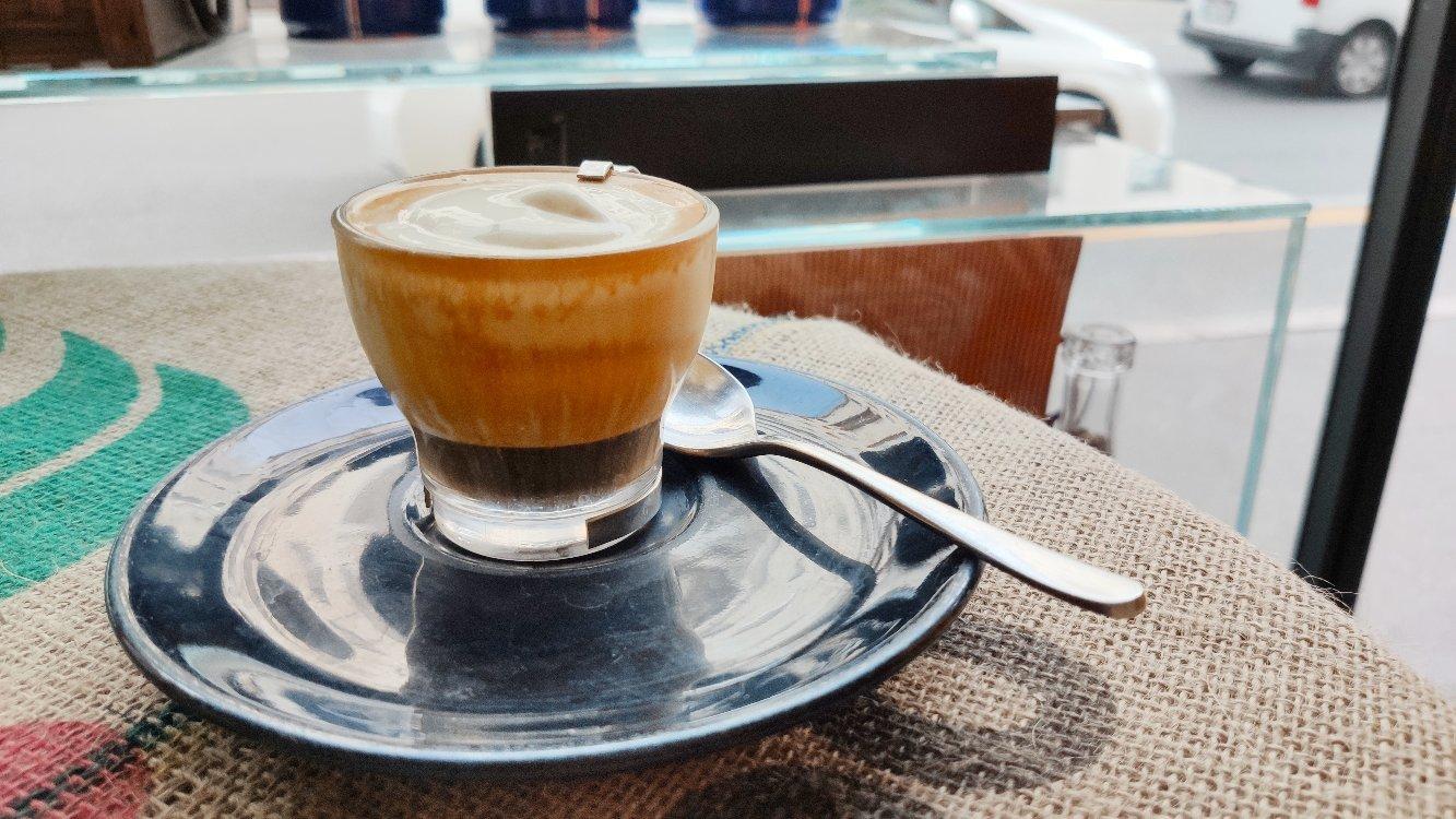 Questo Non E: Oro Nero Cafe