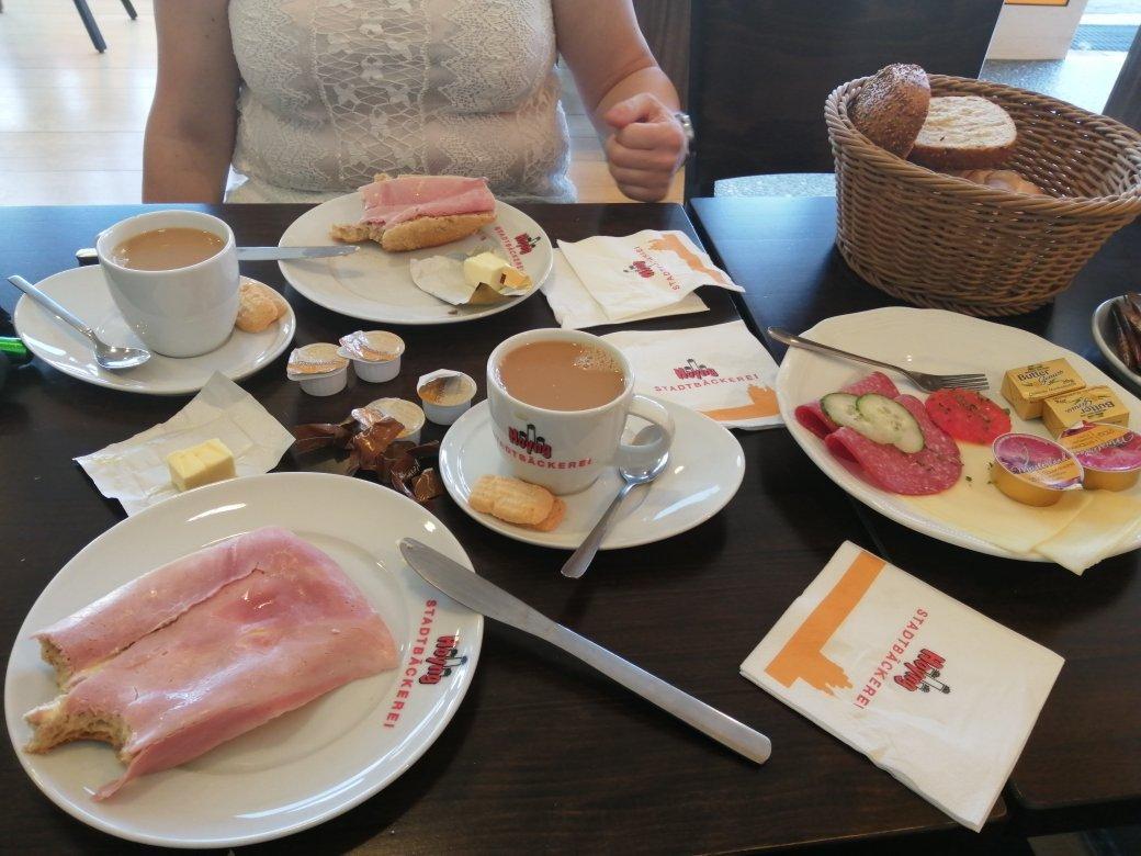 Hoyng Stadtbäckerei - Snack In