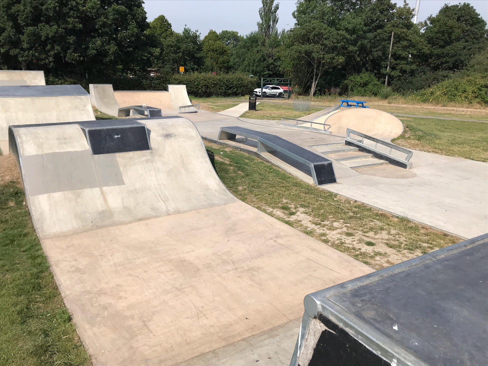 Field End Recreation Ground Skatepark