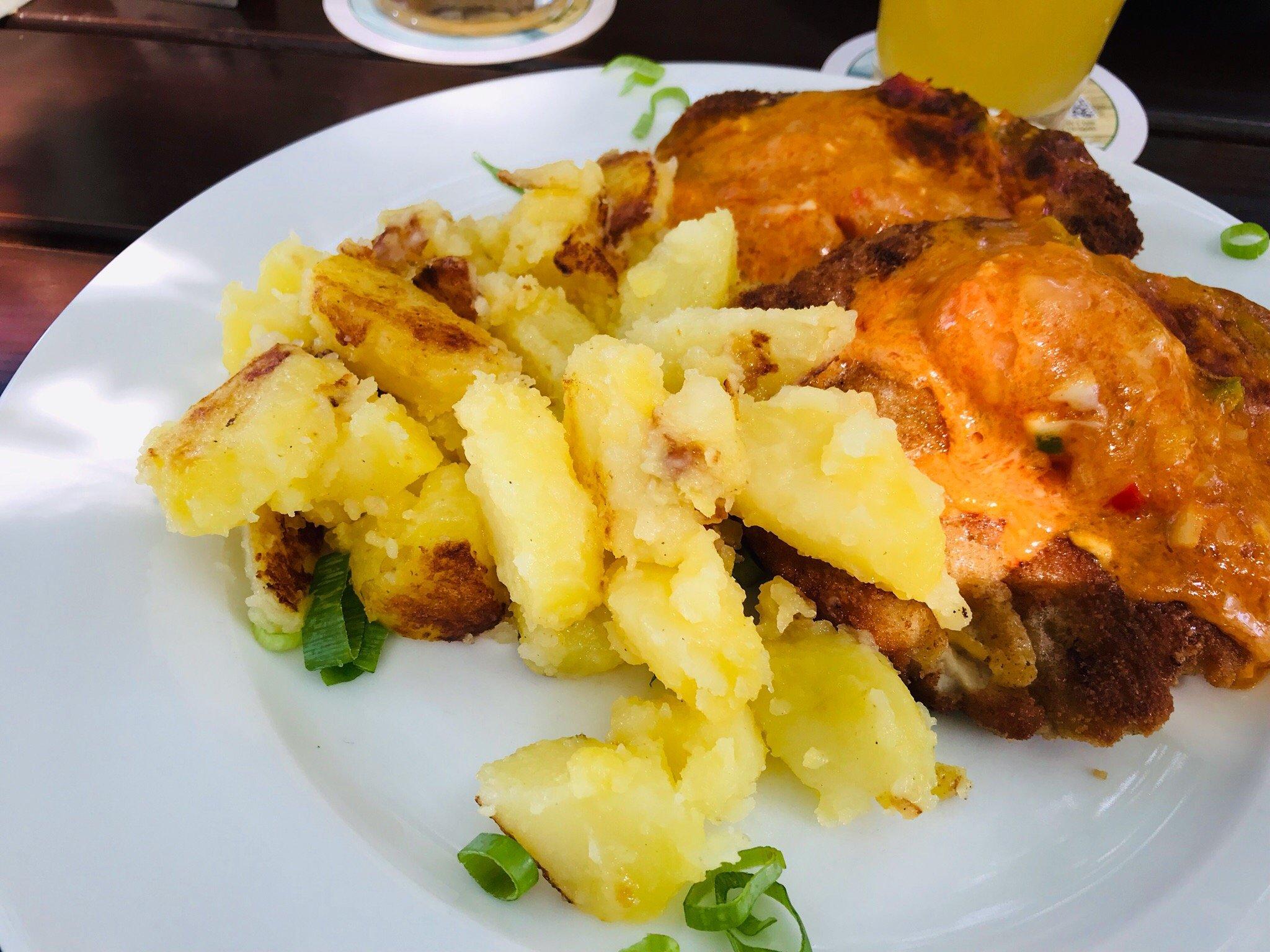 Bäumsche am Bahnhof