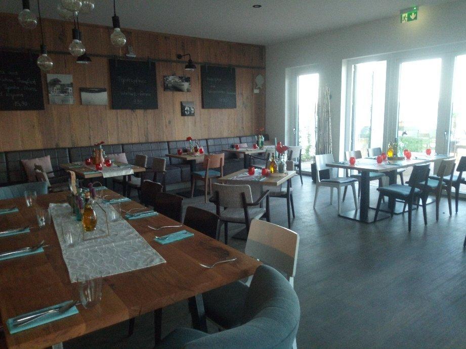 LaRi - Restaurant Bar Lounge