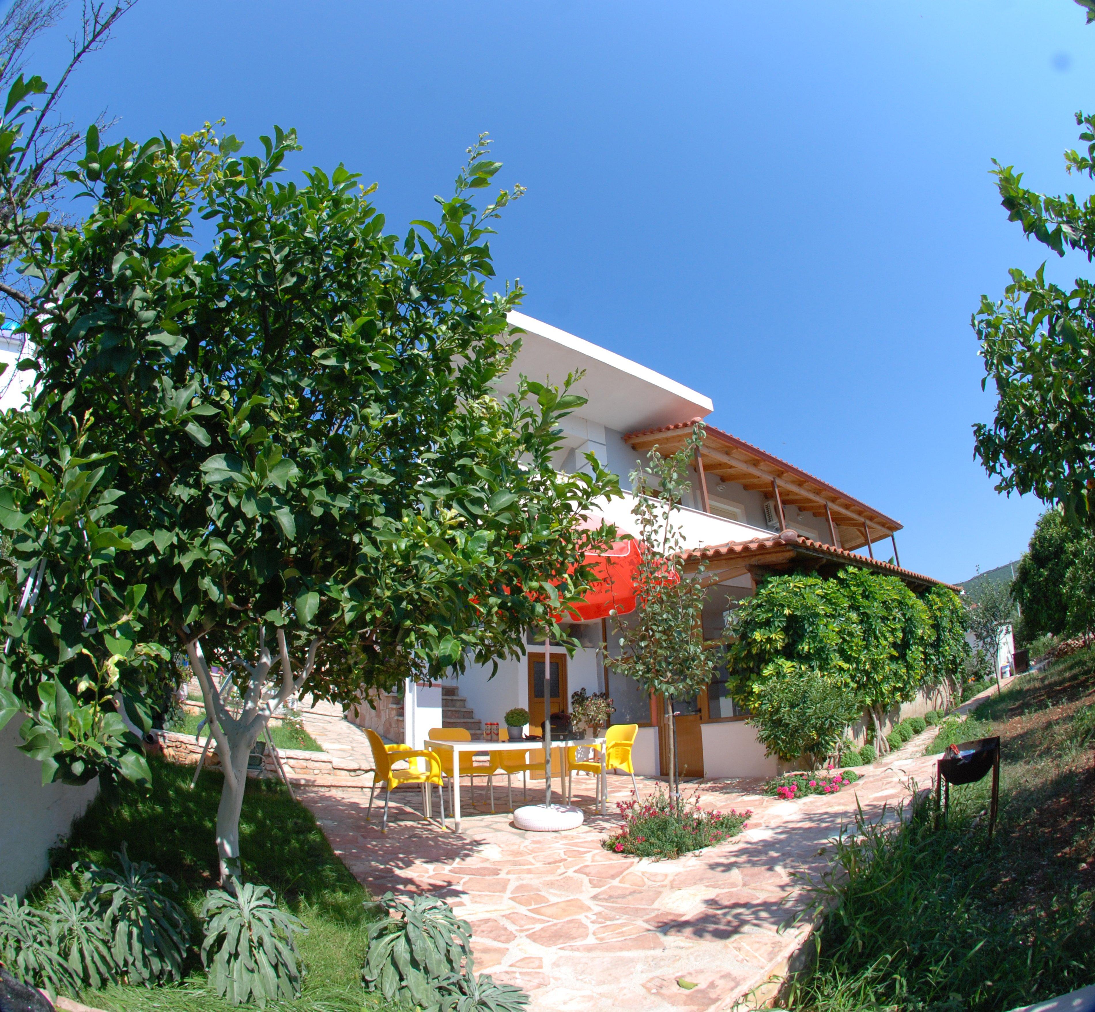 Natural Holiday Houses