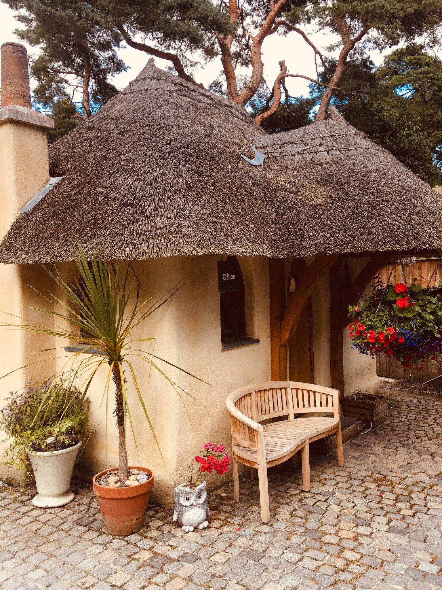 Pinetum Gardens Courtyard Kitchen