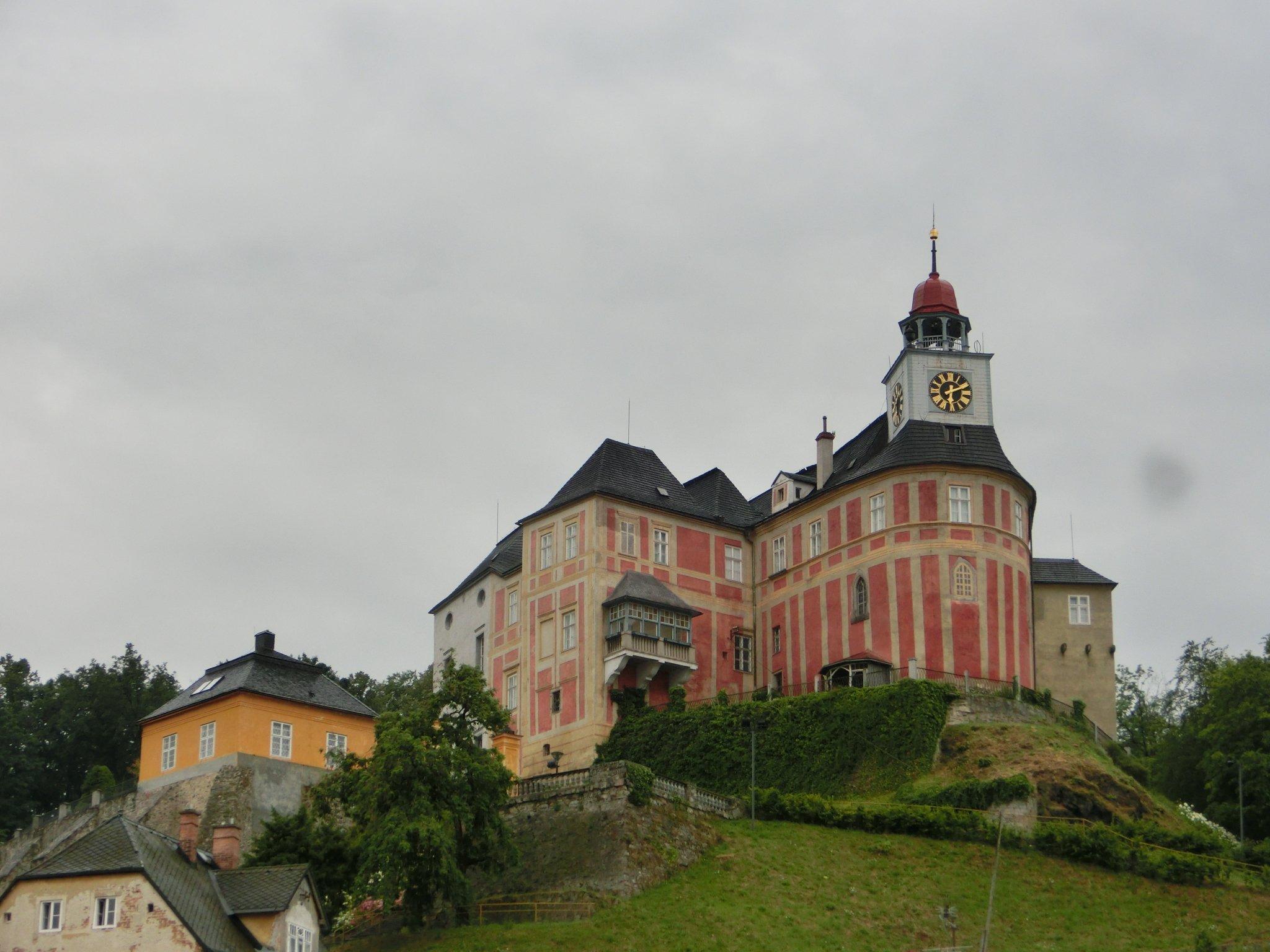 Hotel Pod Zamkem Javornik