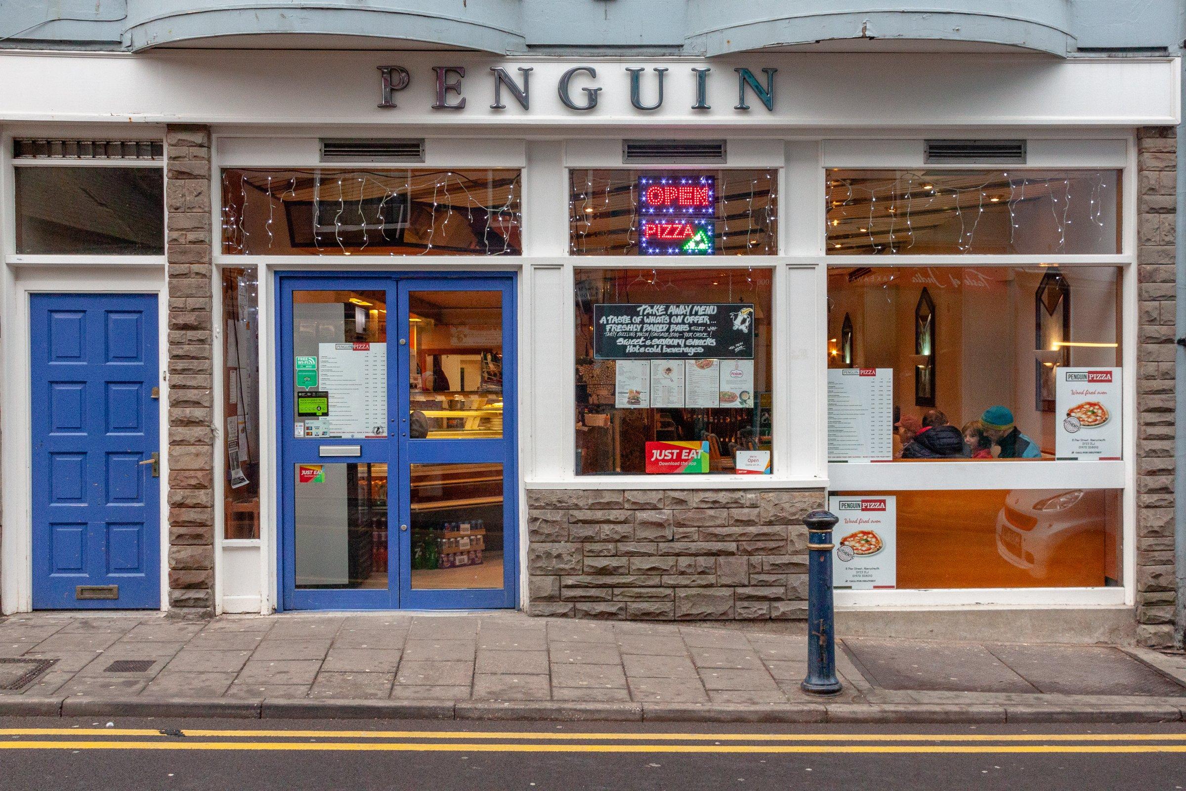 Penguin Cafe & Pizza