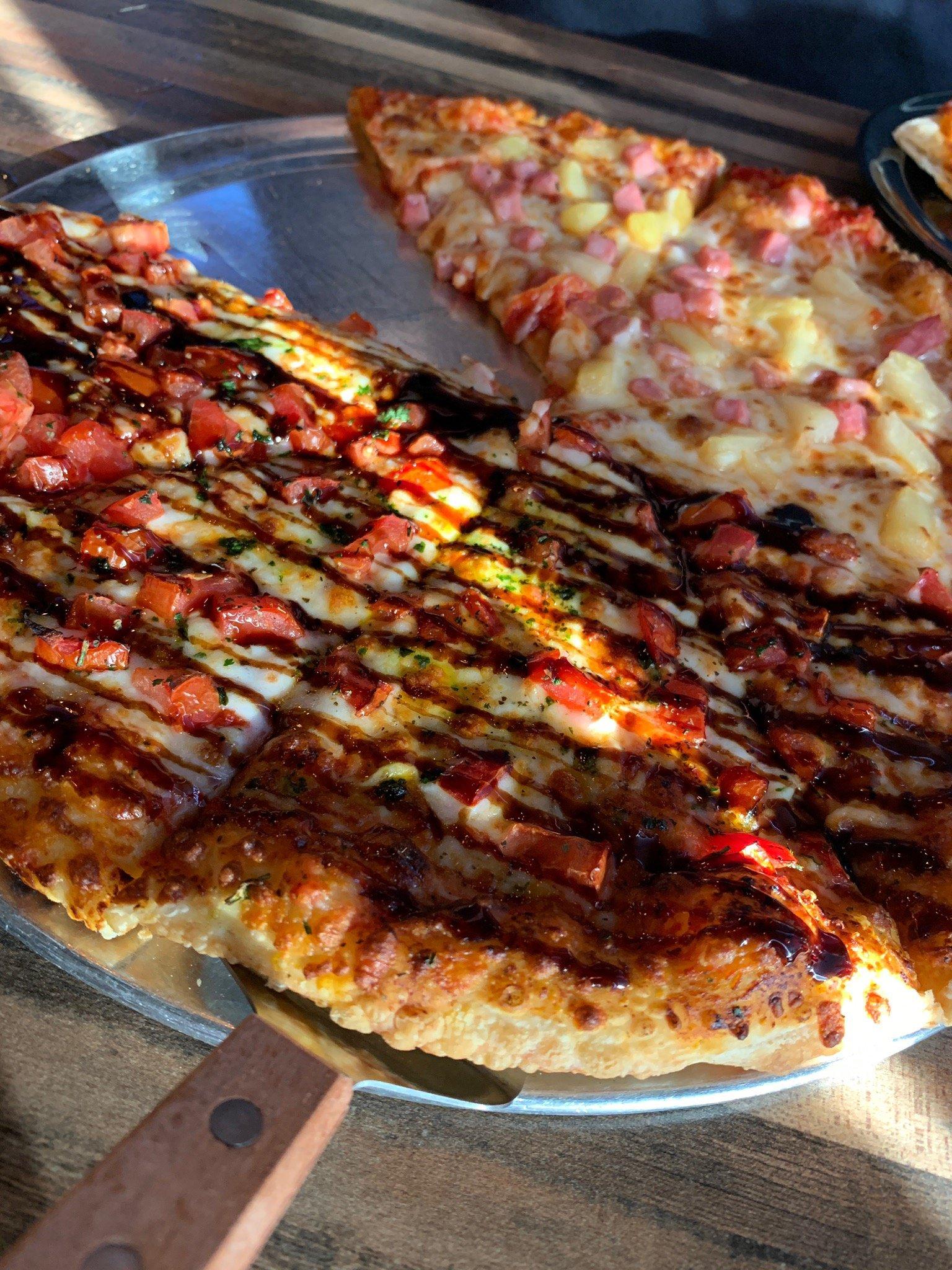 Maxwell's Drive-thru & Pizzeria