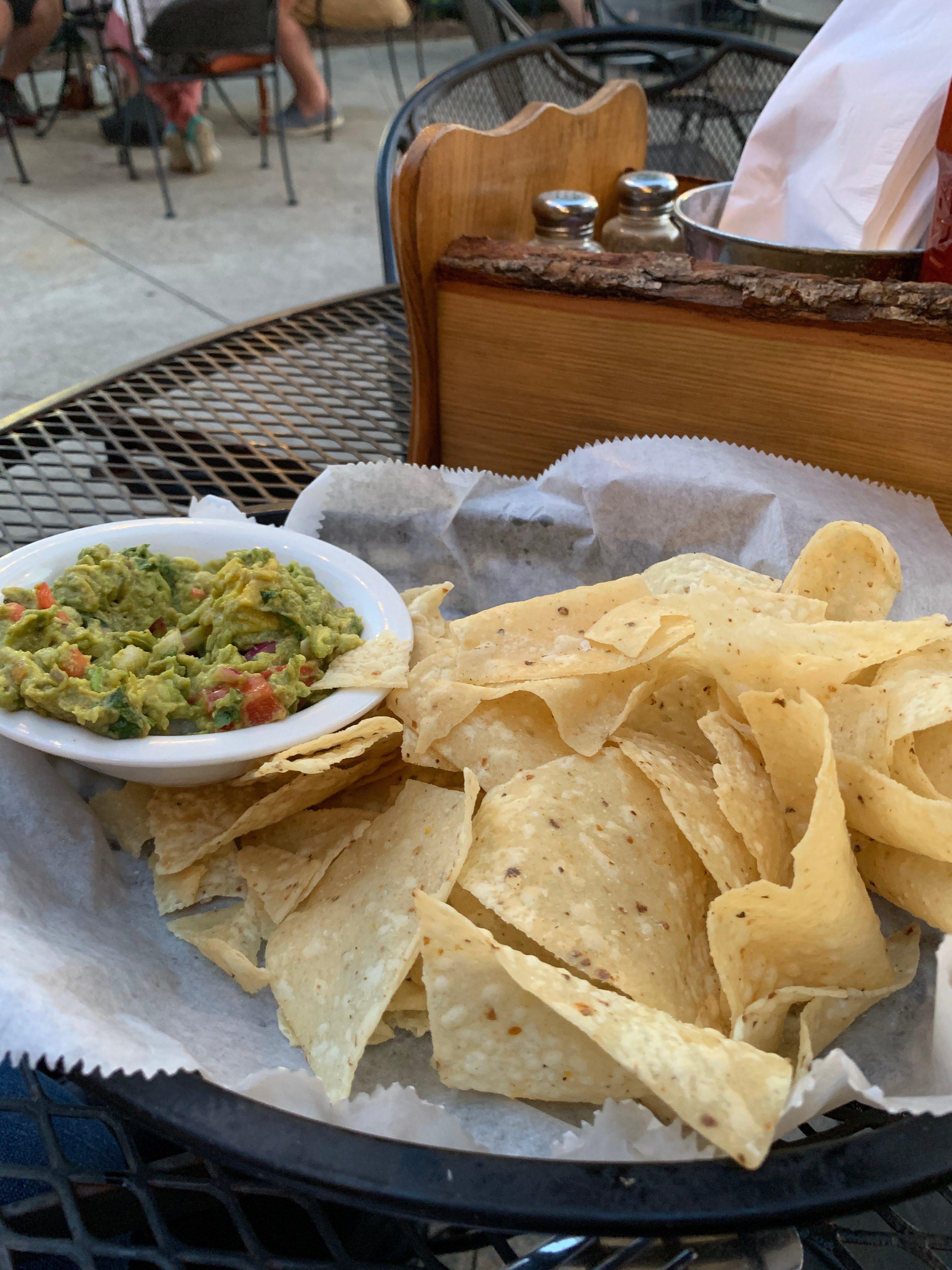 Buck Shots Bar and Grill