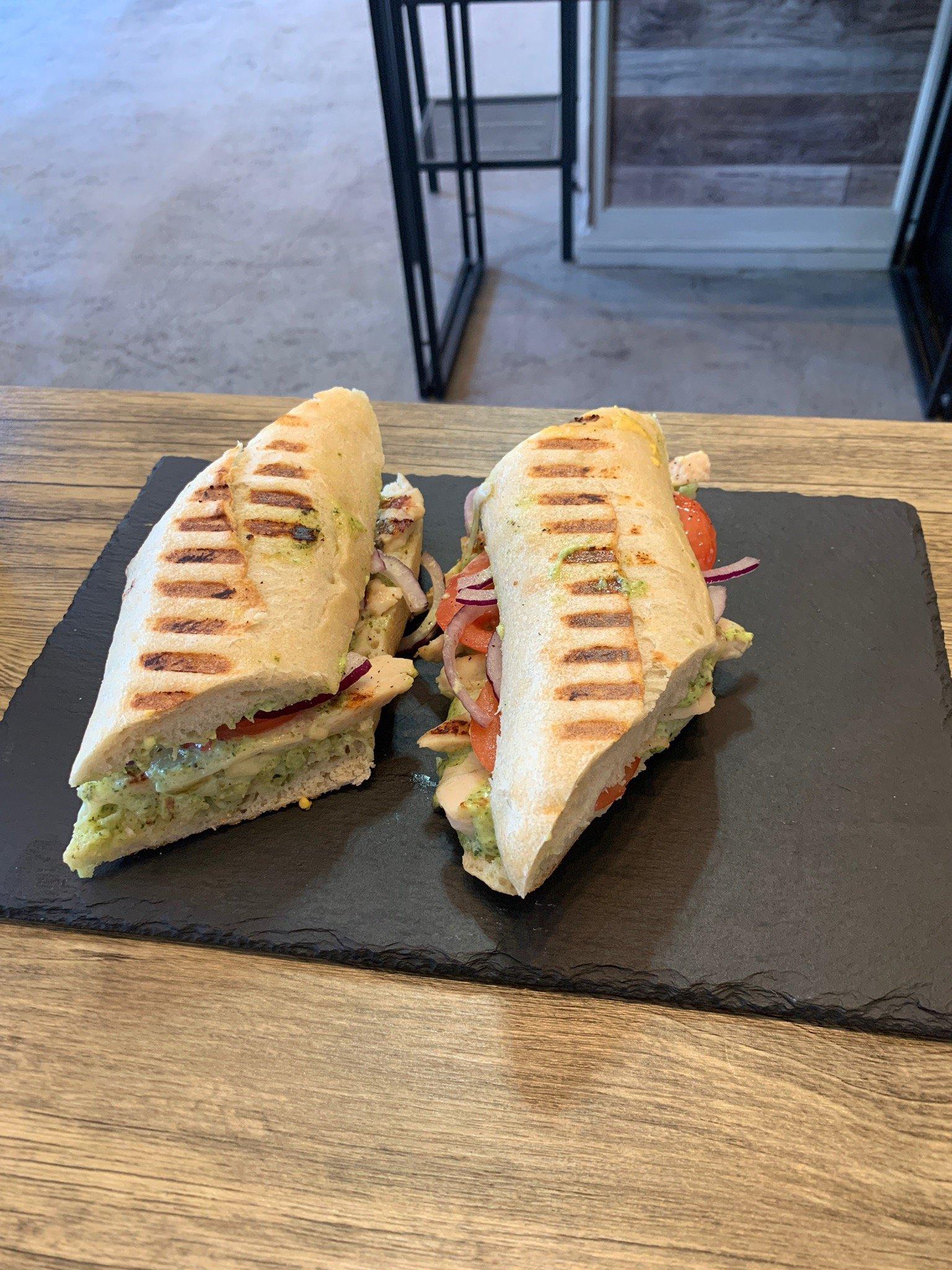 Yellowstore Souvenirs