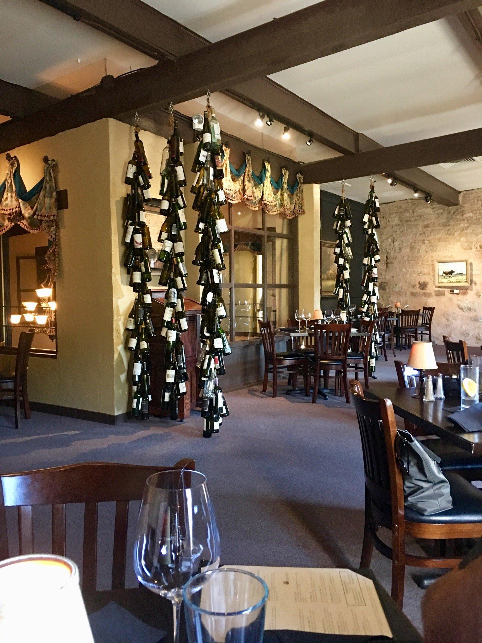 Eighteen Ninety Grille & Lounge