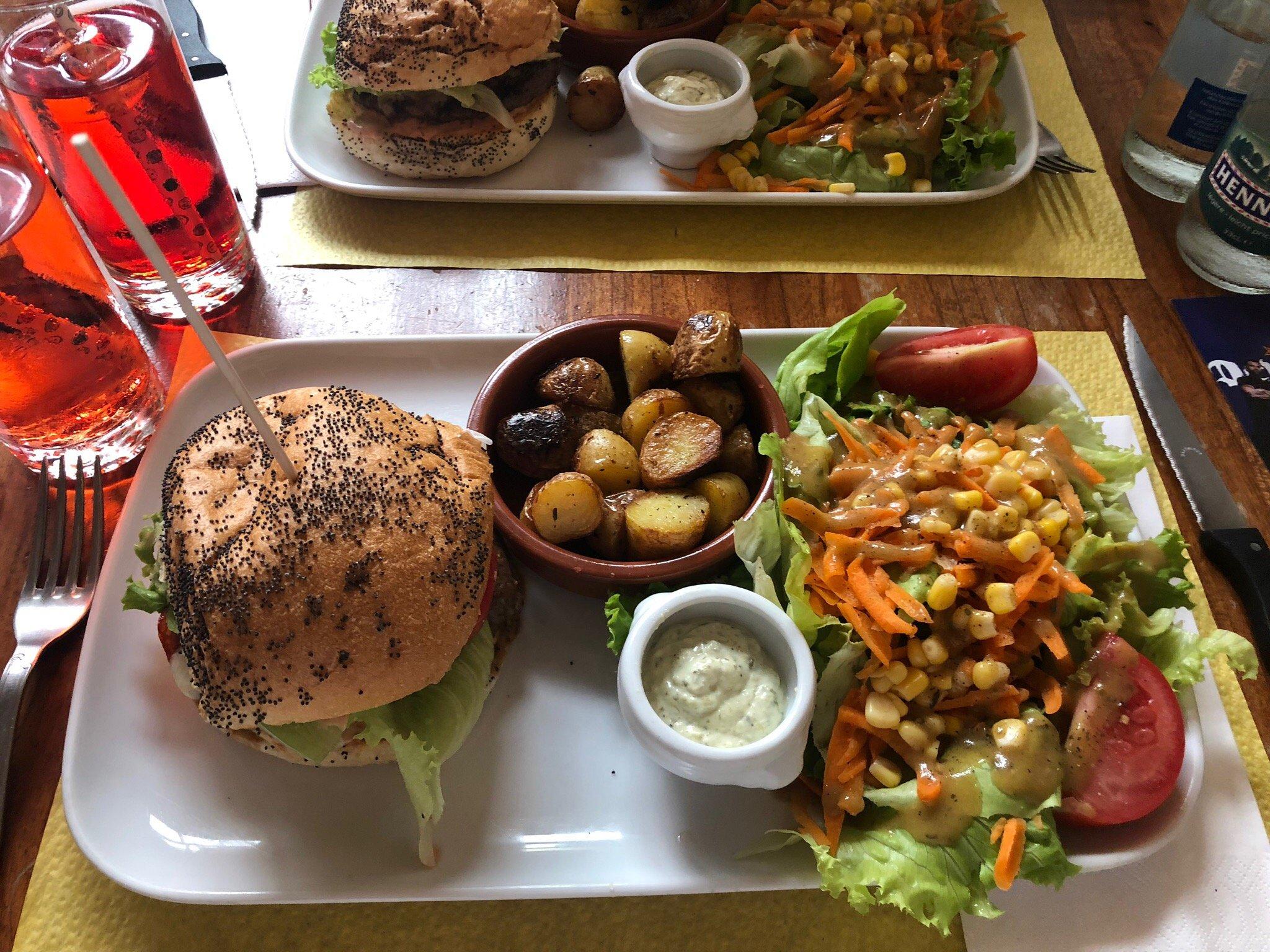 Café Restaurant Art's