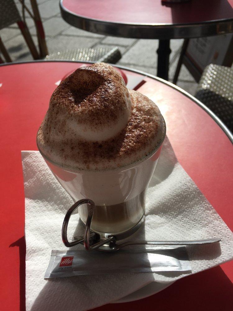 Photo by GuyDeMichelin