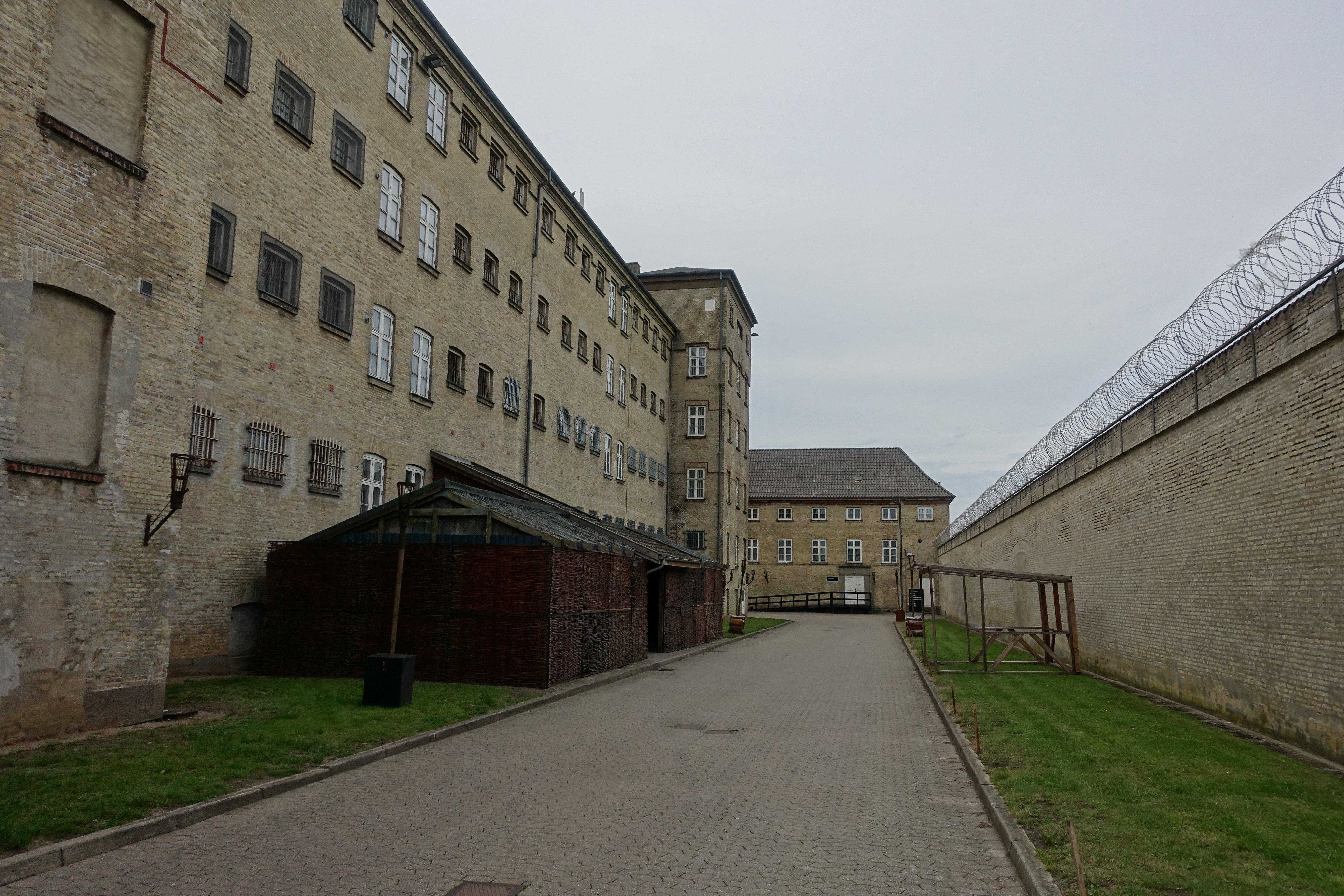 SleepIn - THE PRISON