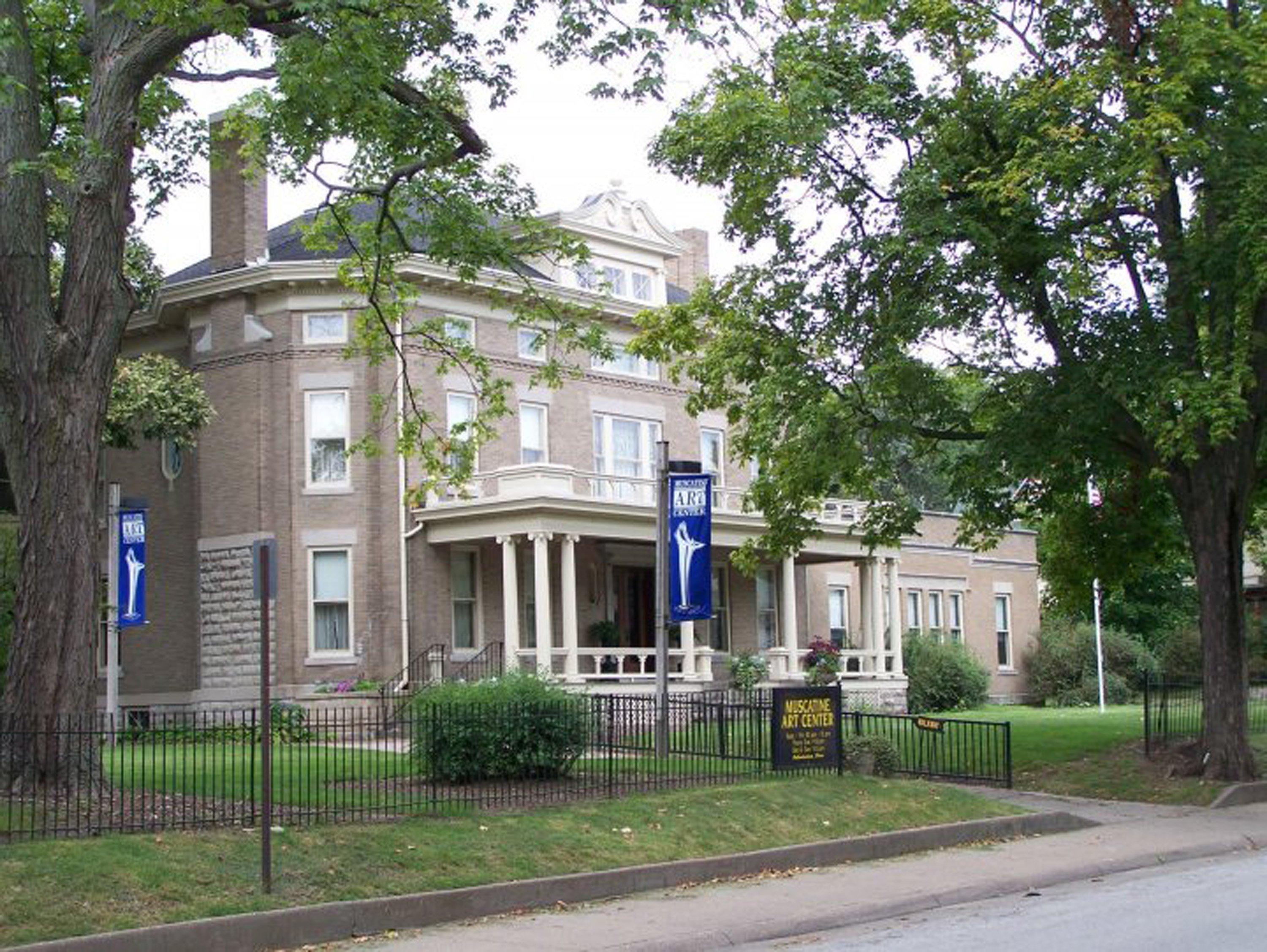 Muscatine Art Center