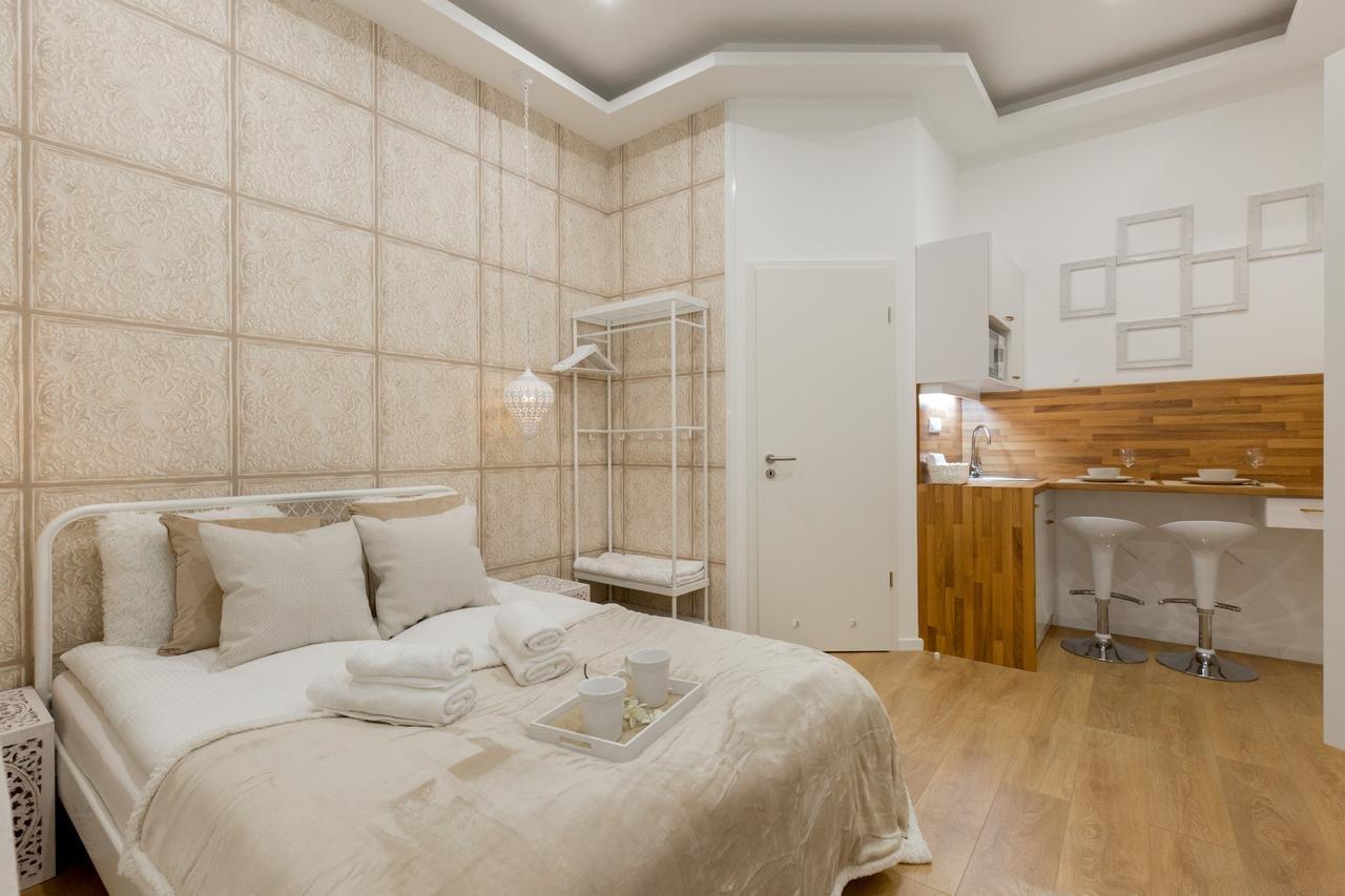 Budapest Holidays Harmony