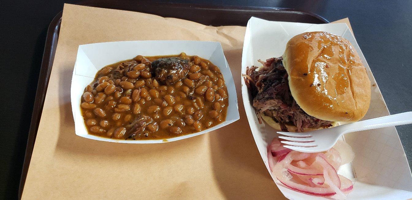 JR's Rhodehouse BBQ PIT