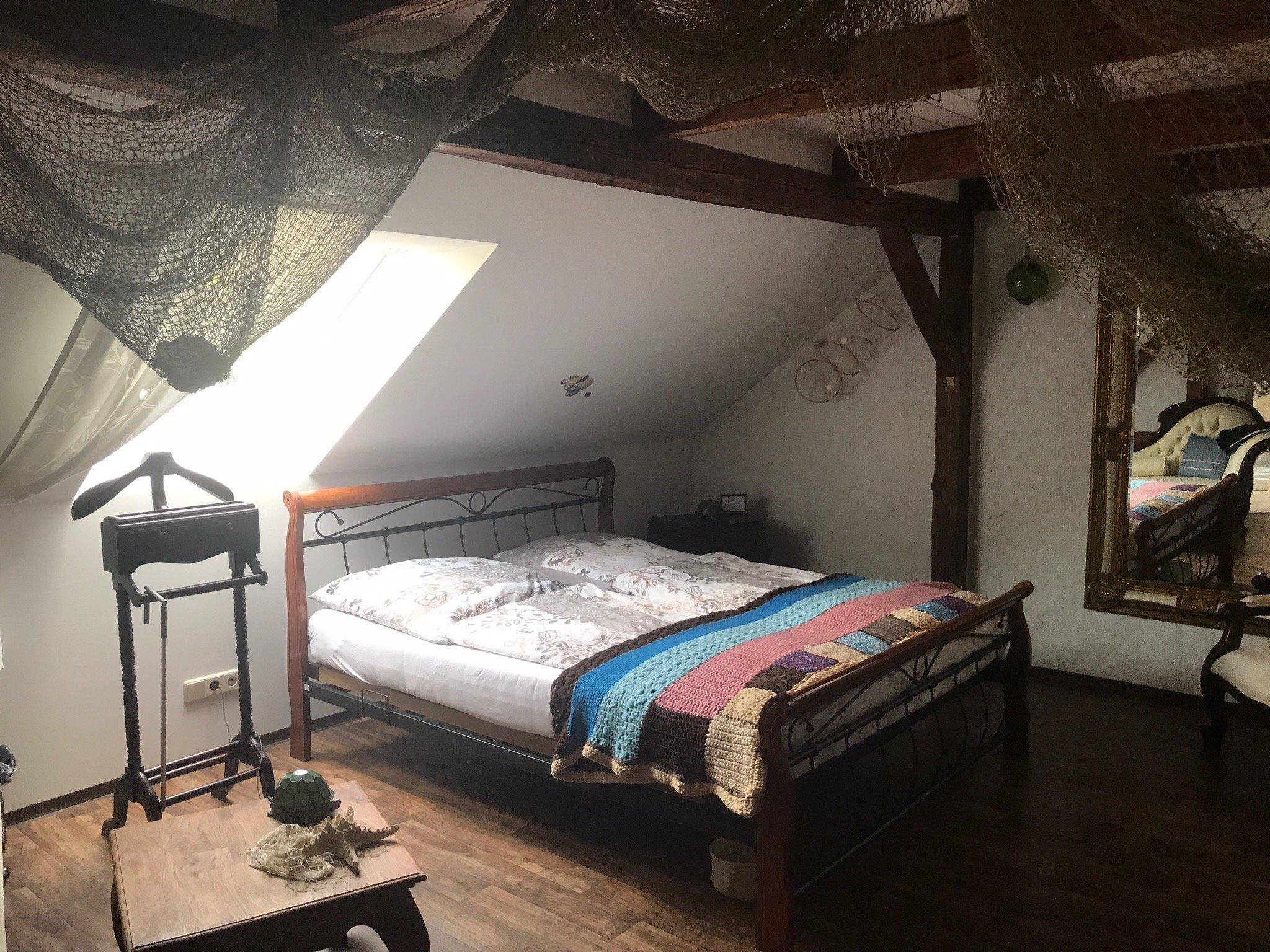 Marchenpension Rotkappchen und der Wolf