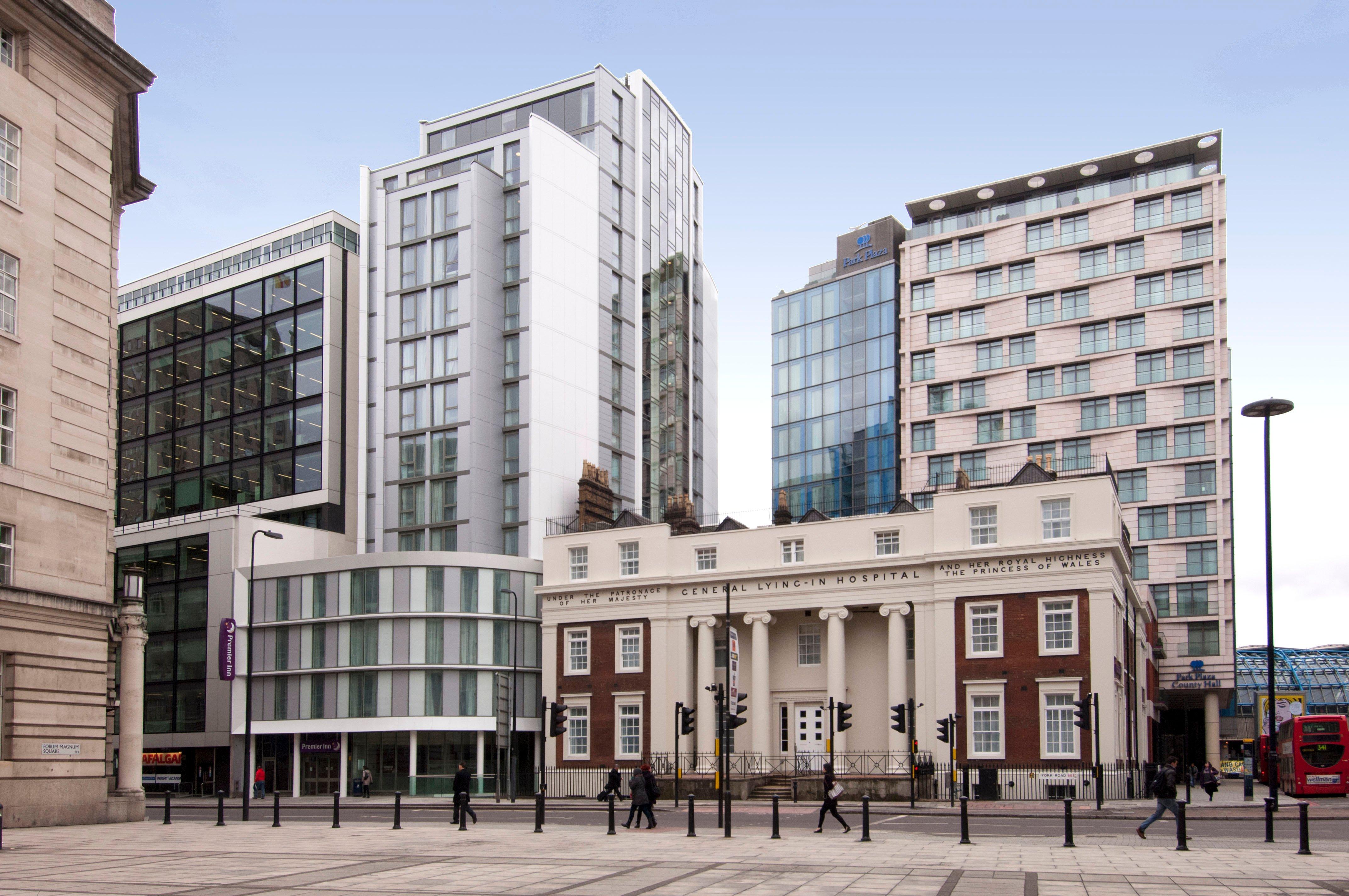Premier Inn London Waterloo - Westminster Bridge Hotel