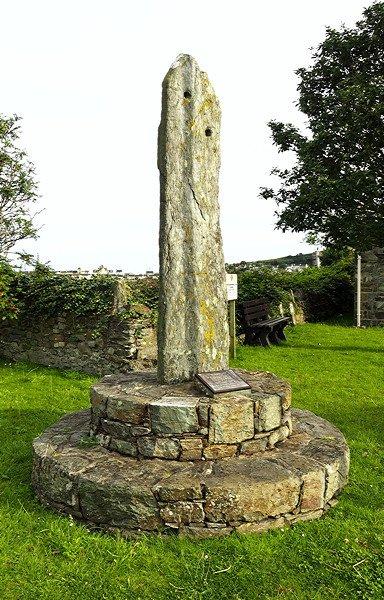 Ballaqueeney Cross