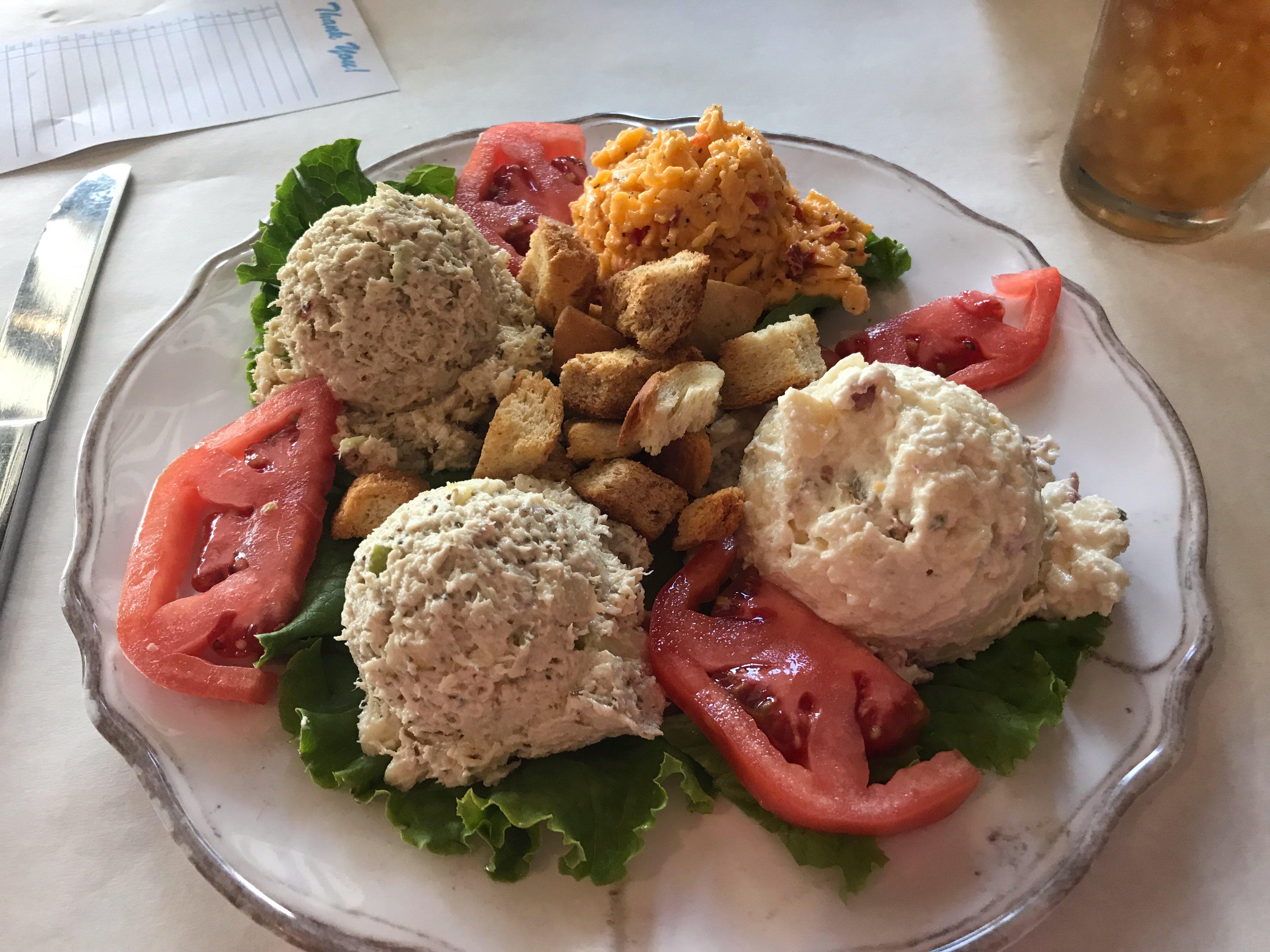 J & D Designs & Cafe