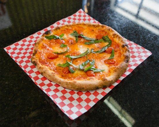 Aroma Artisan Pizza
