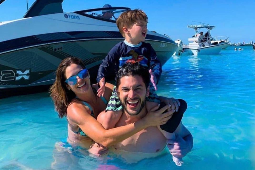 Chilling Miami boat rental