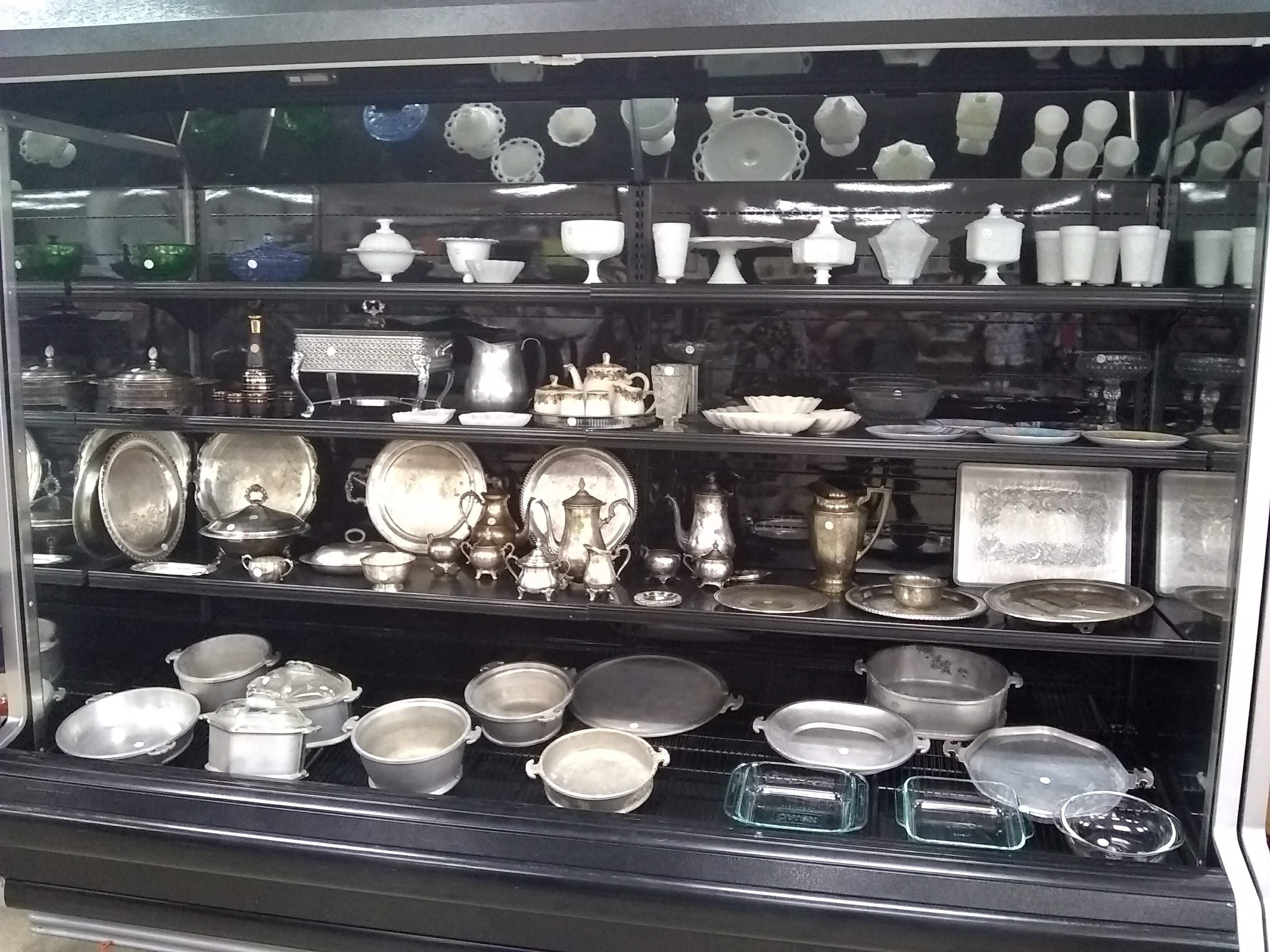 Clara & Fran's Home Good's and consignments