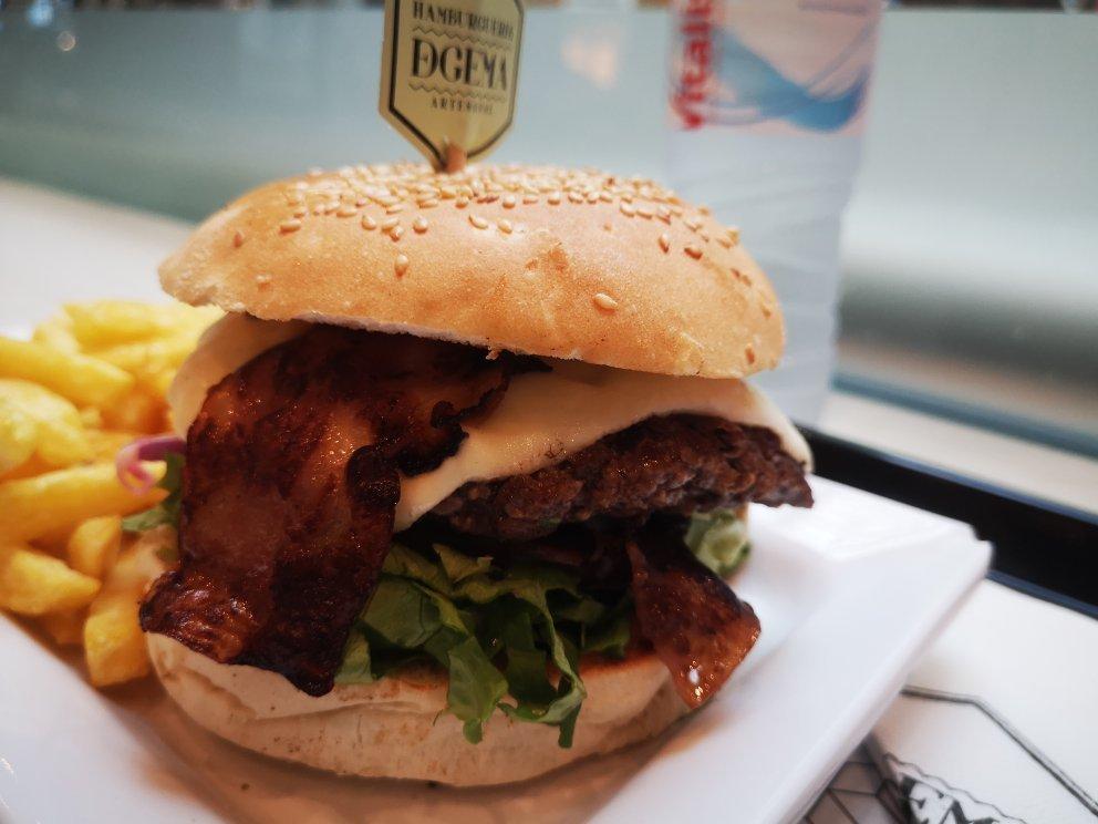 DeGema Hamburgueria Artesanal