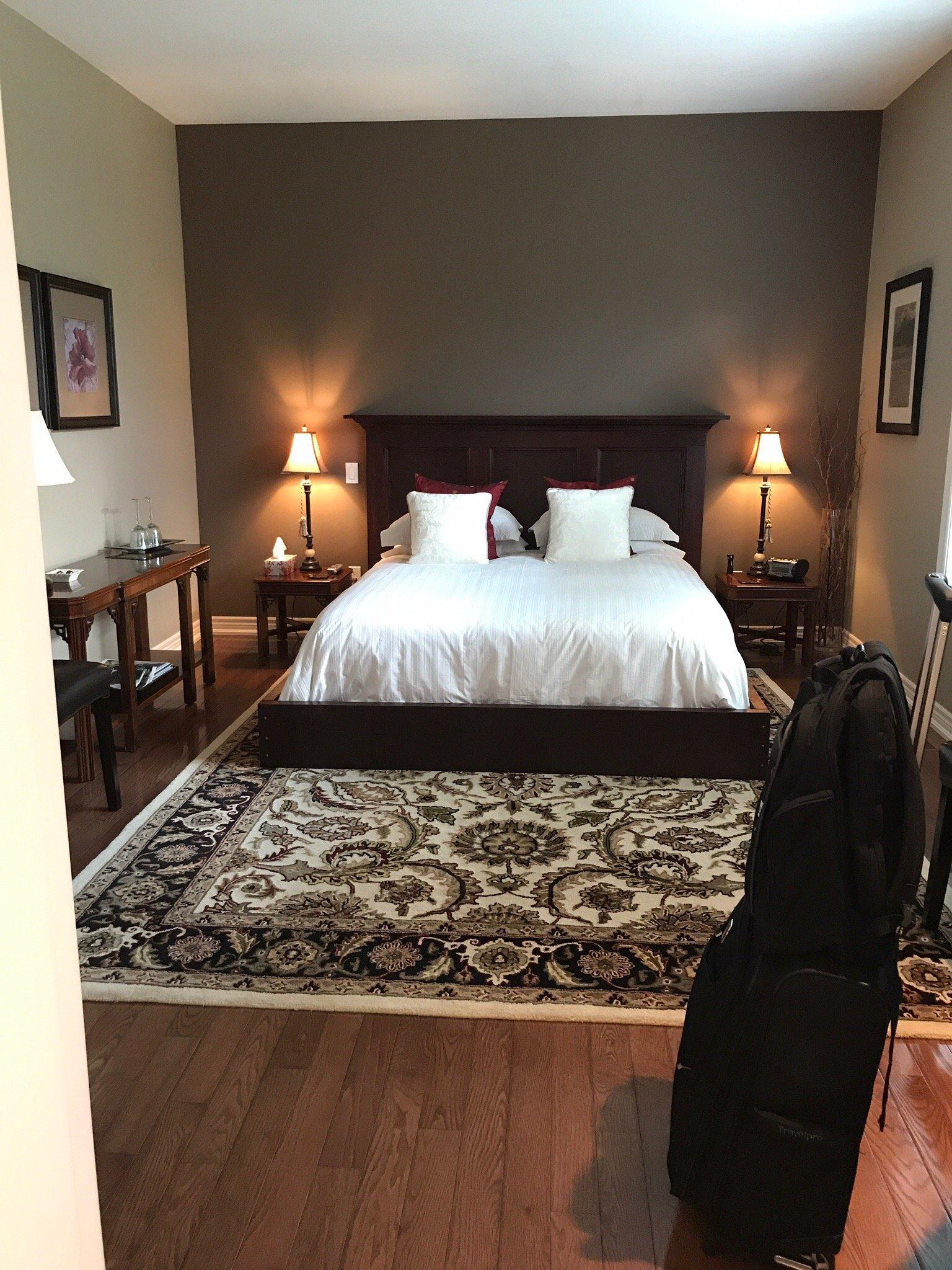 Benaaron Guest House