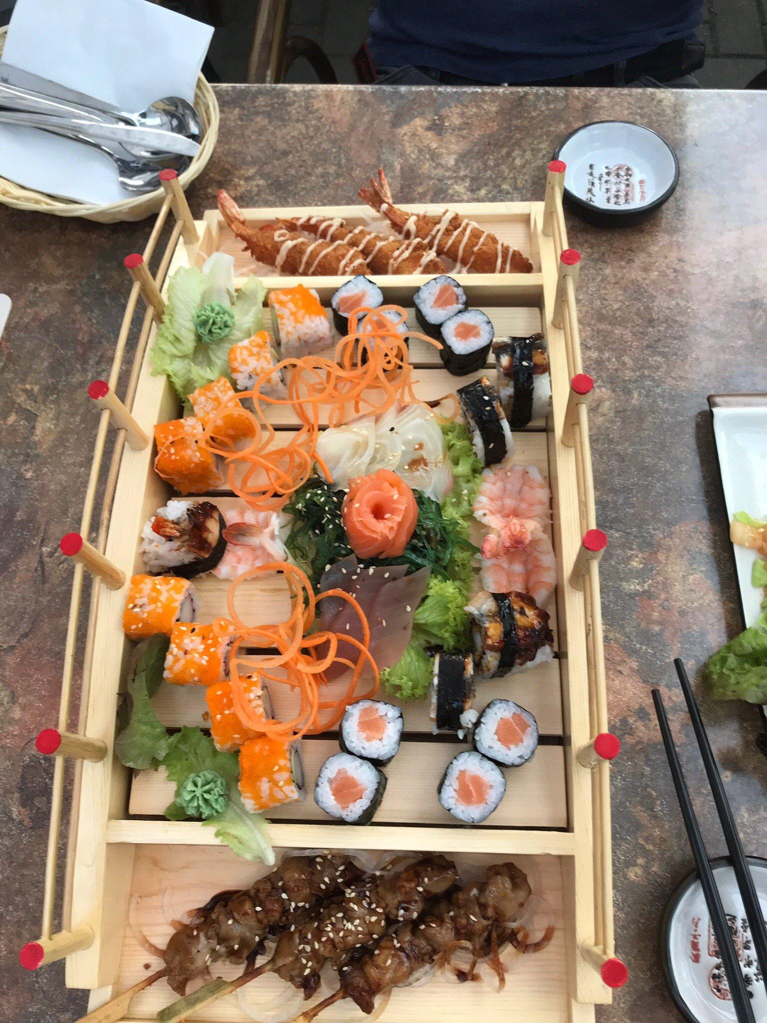 MCHella - AsiaFood & Sushibar