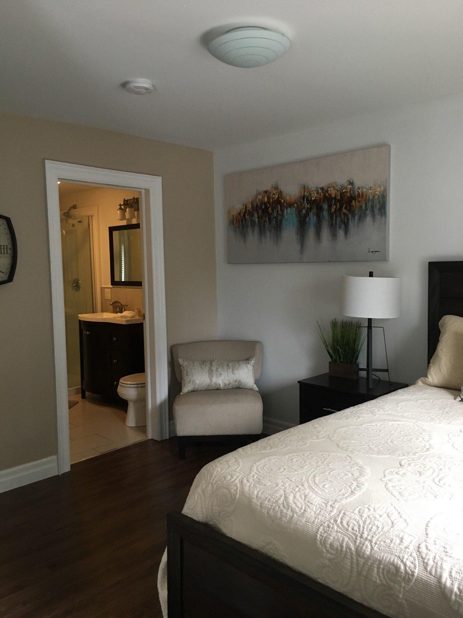 Vine Village Queen Apartments