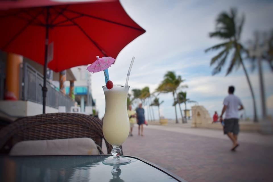 Red Pelican Bar and Hookah Lounge