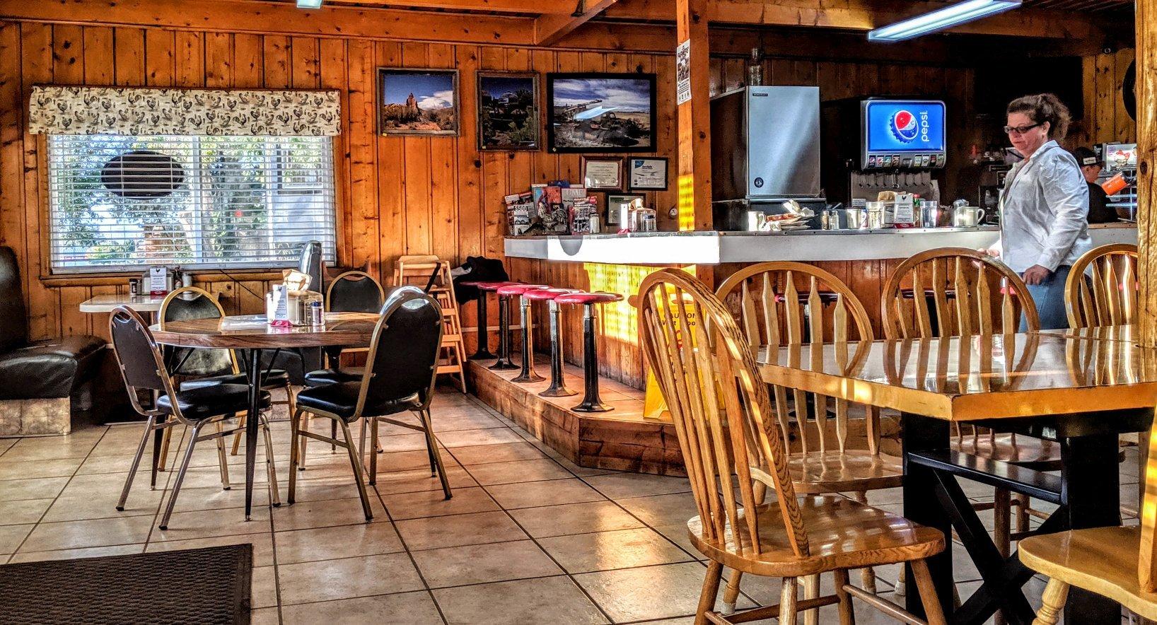 Marinia's Country Cafe