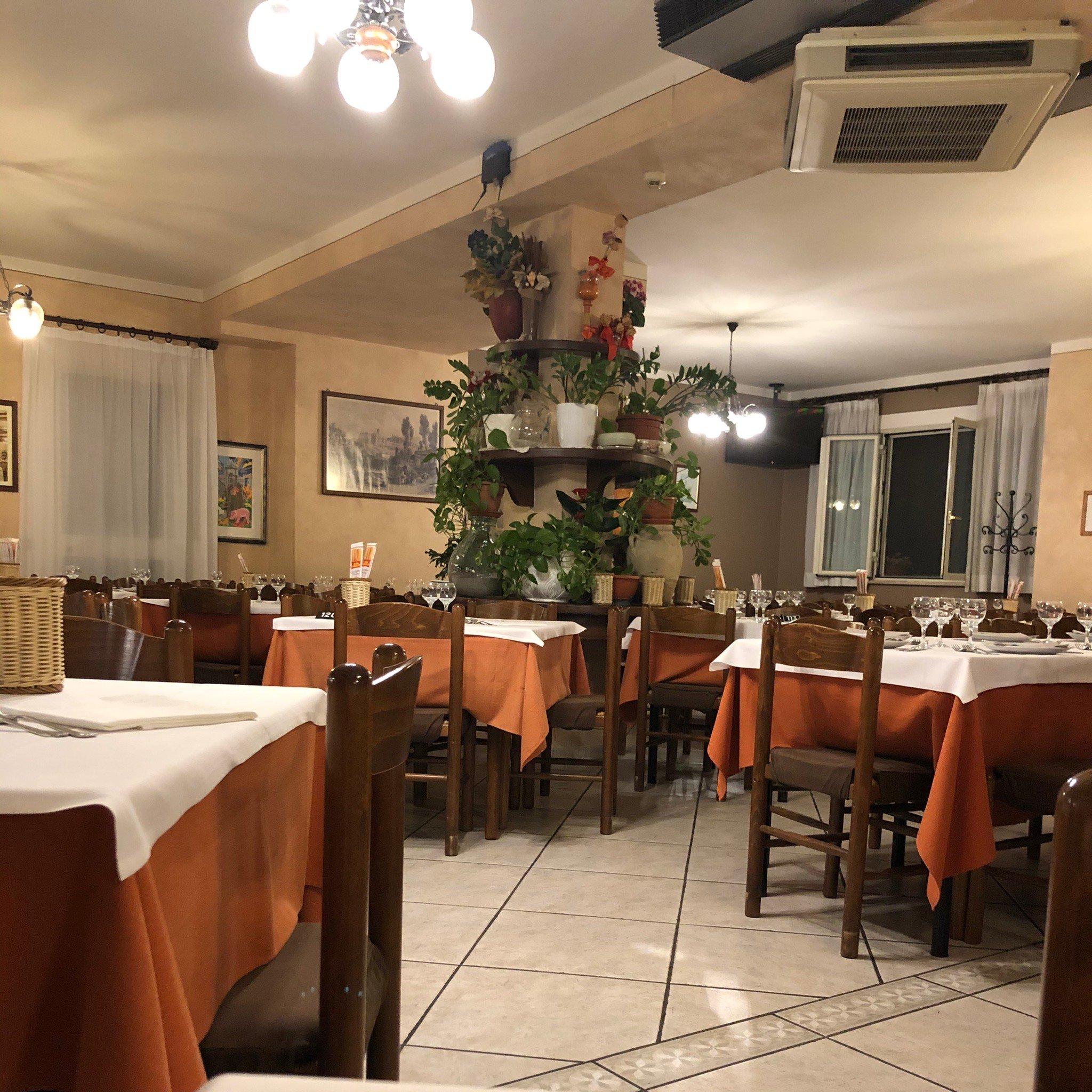 La Tavola Rotonda Hotel Ristorante Pizzeria