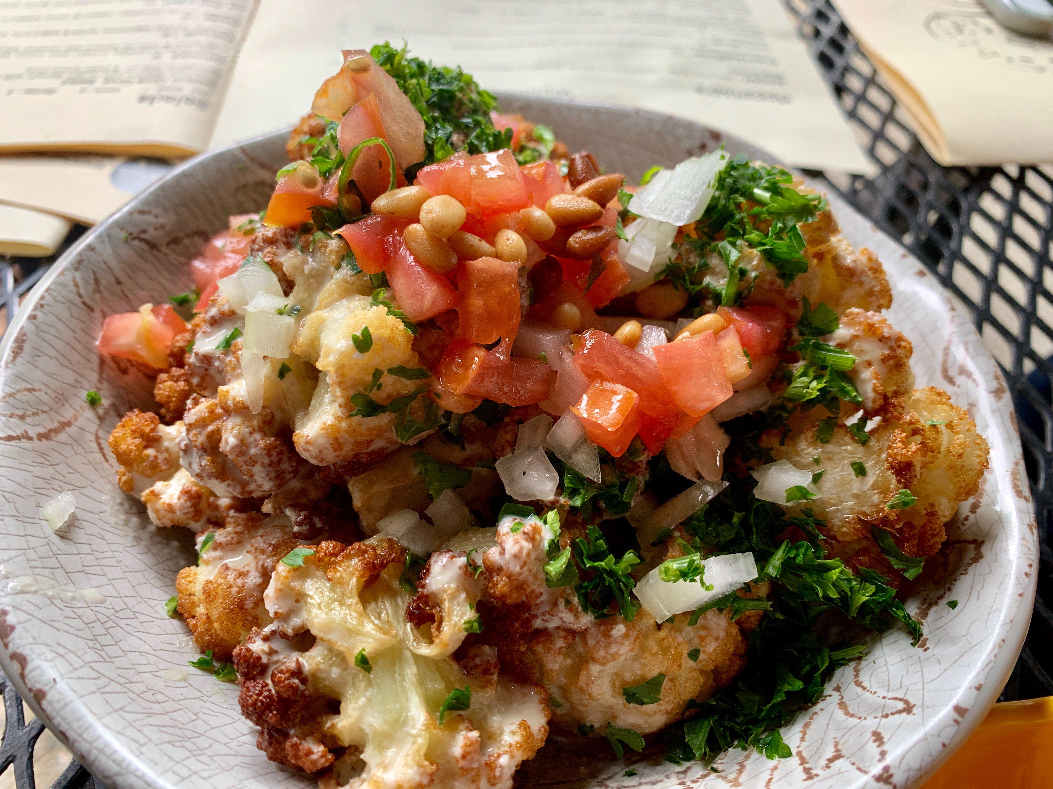 Les Amis Restaurant & Lounge