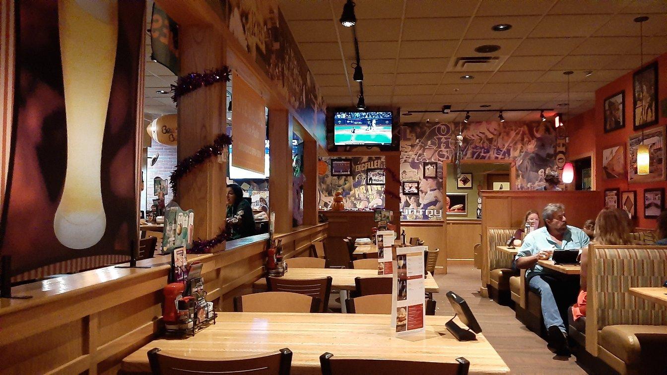 Applebee's Grill + Bar