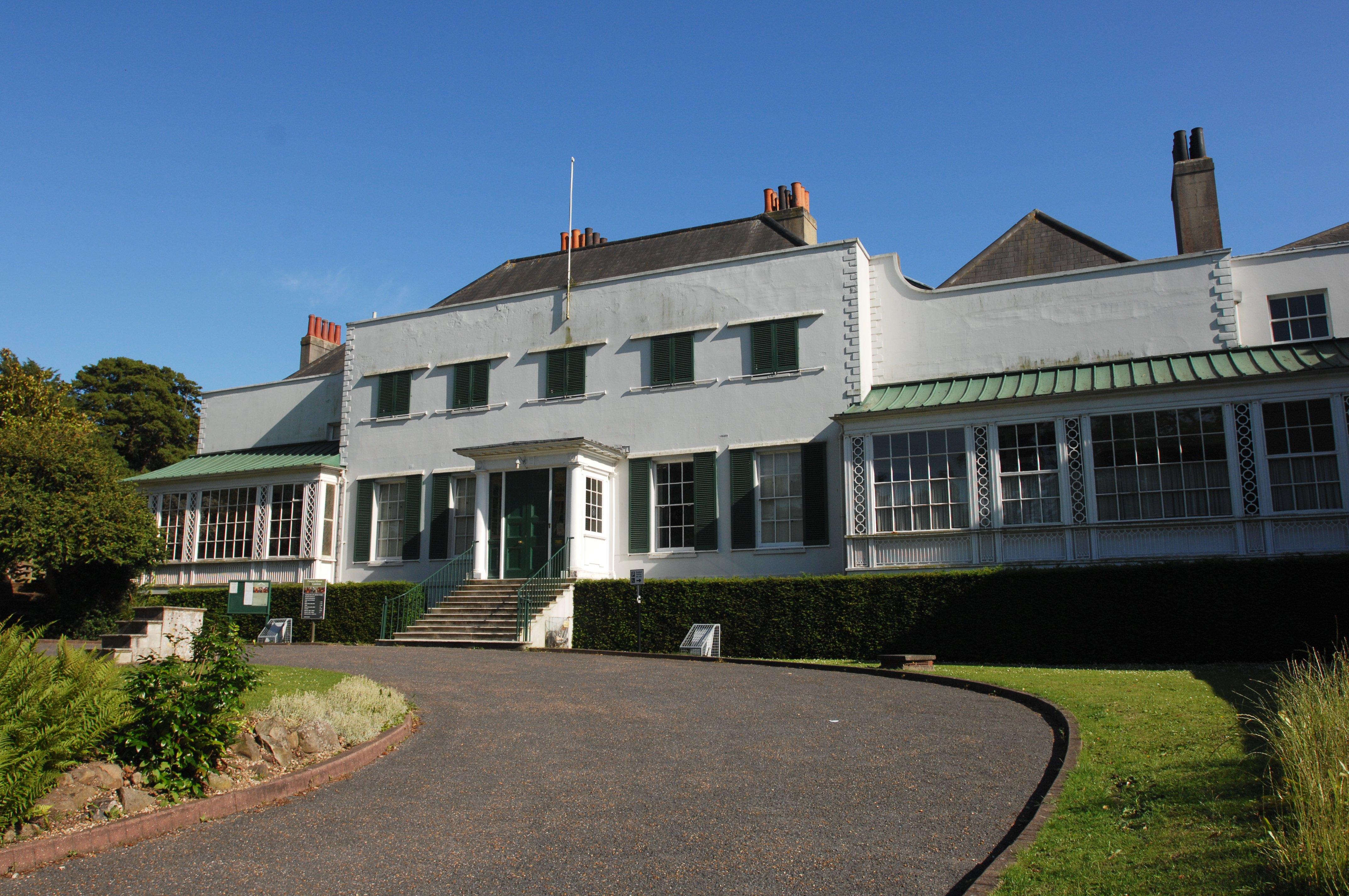 Preston Manor & Gardens