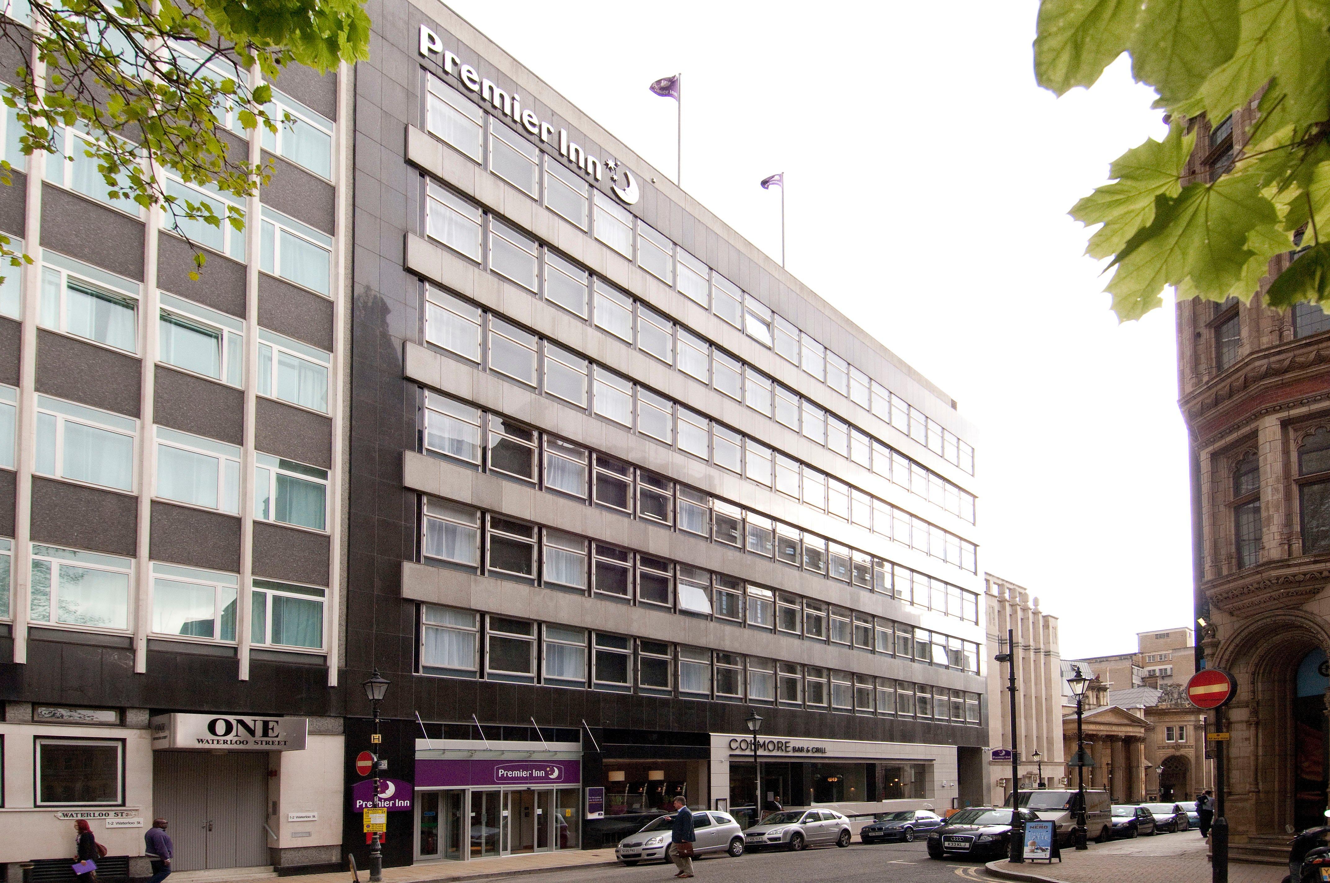 Premier Inn Birmingham City Centre New St Station hotel
