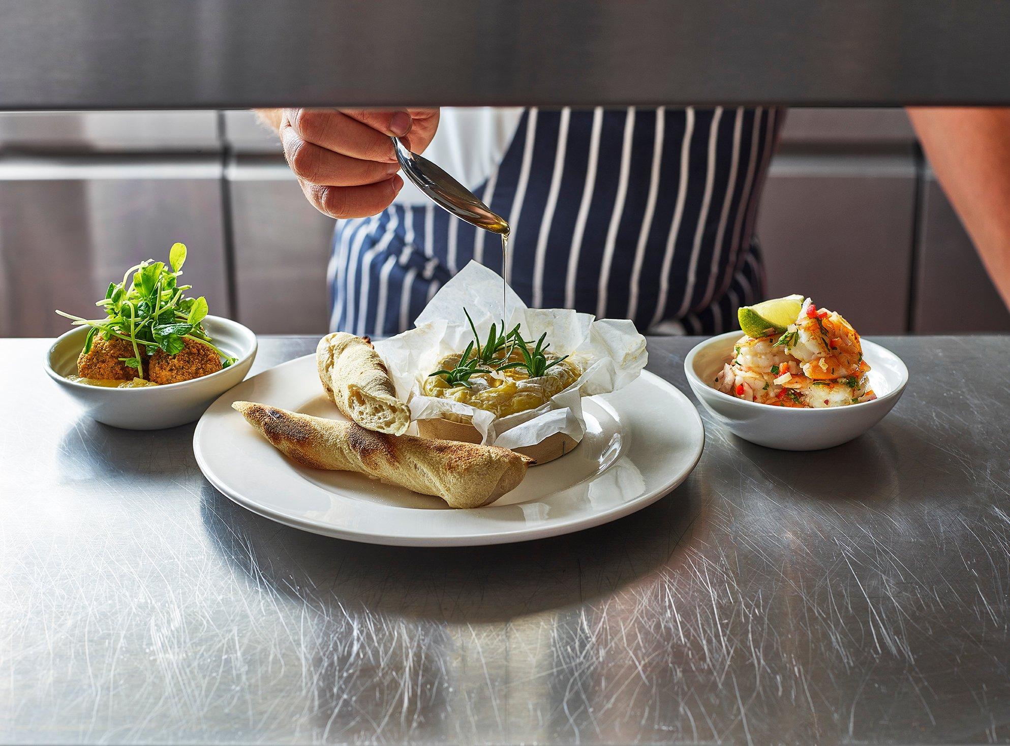 Lockyers Quay Cookhouse + Pub